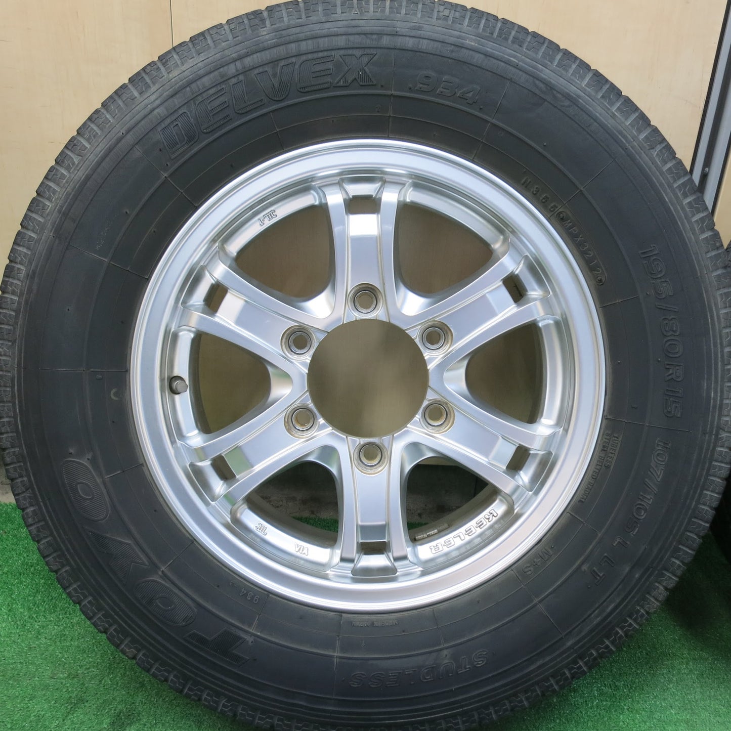 [送料無料]4本価格★ハイエース 等 スタッドレス KEELER weds 195/80R15 107/105L トーヨー デルベックス キーラー ウェッズ 15インチ PCD139.7/6H★3052301ヒス