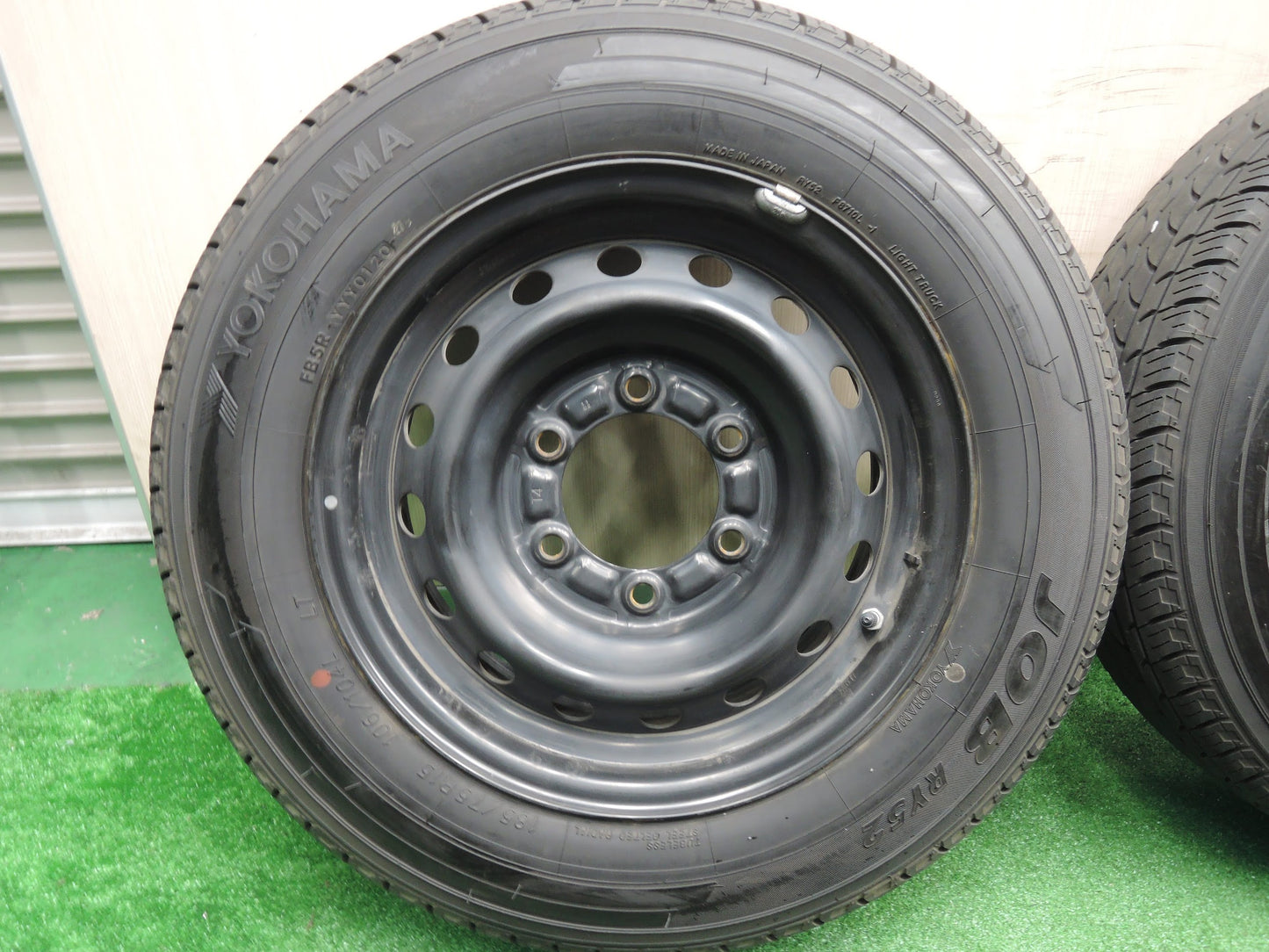 [送料無料]バリ溝！20年！9.5分★トヨタ ハイエース 純正 スチール 185/75R15 106/104L ヨコハマ JOB RY52 15インチ PCD139.7/6H★3110404HAノ