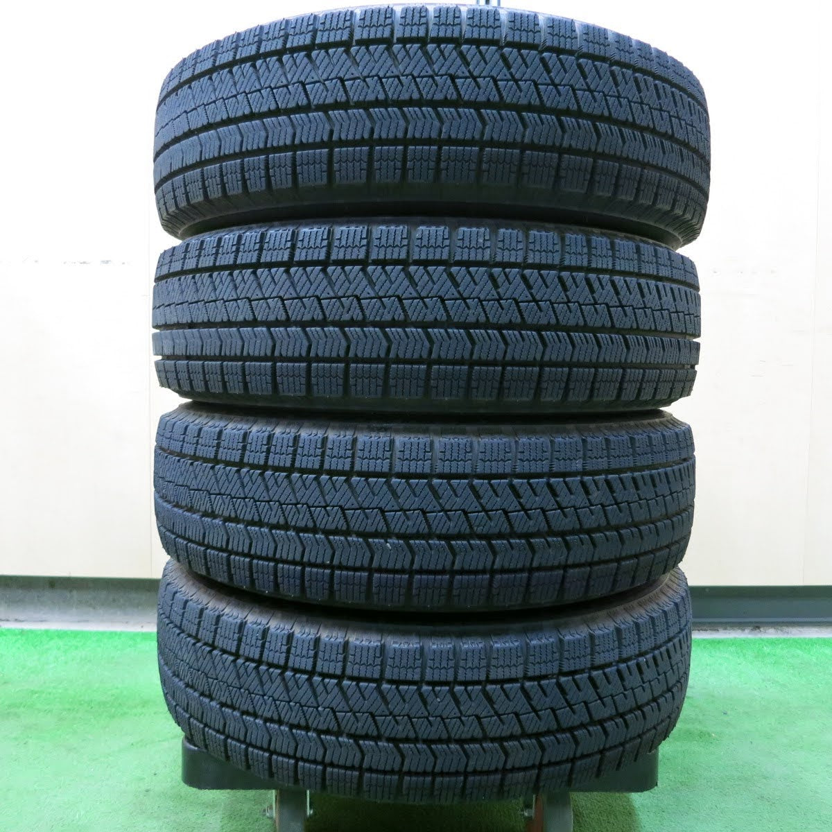 [送料無料]バリ溝！9.5分★スタッドレス 155/65R14 ブリヂストン ブリザック VRX2 AQUA I JAK アクア 14インチ PCD100/4H★3100908イス