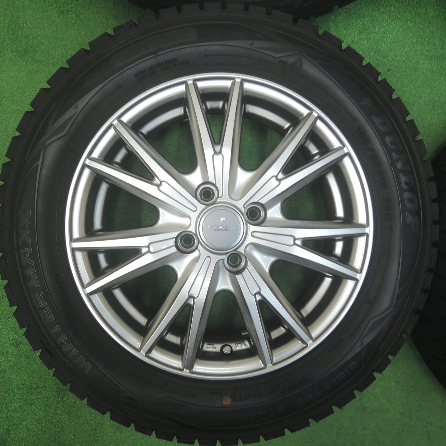 *送料無料* 超バリ溝！キレイ！ほぼ10分★スタッドレス 185/65R15 ダンロップ ウインターマックス WM01 VELVA KEVIN ヴェルヴァ PCD100/4H★4022105SYス