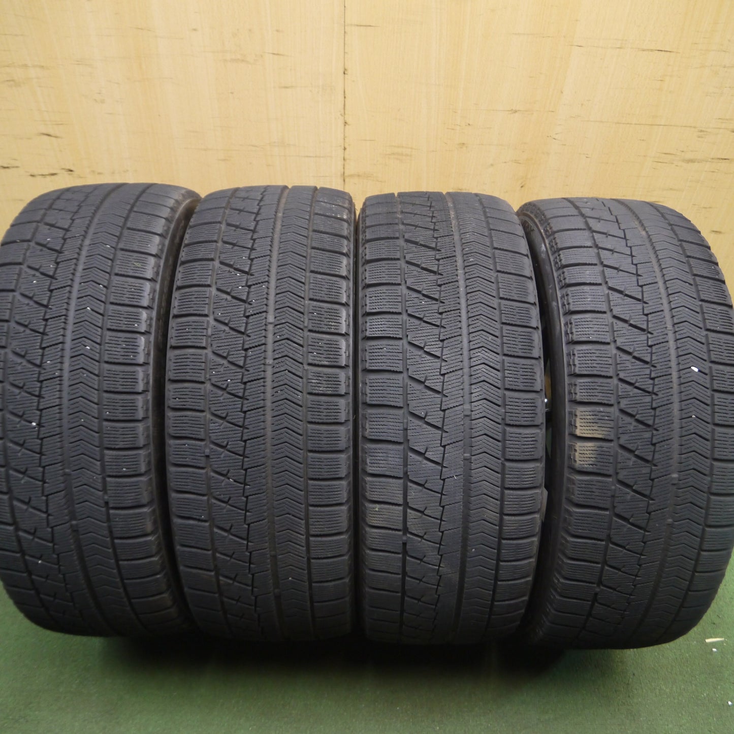 *送料無料*キレイ★スタッドレス 225/45R17 ブリヂストン ブリザック VRX VELVA SPORT ヴェルヴァ 17インチ PCD114.3/5H★4013109Hス