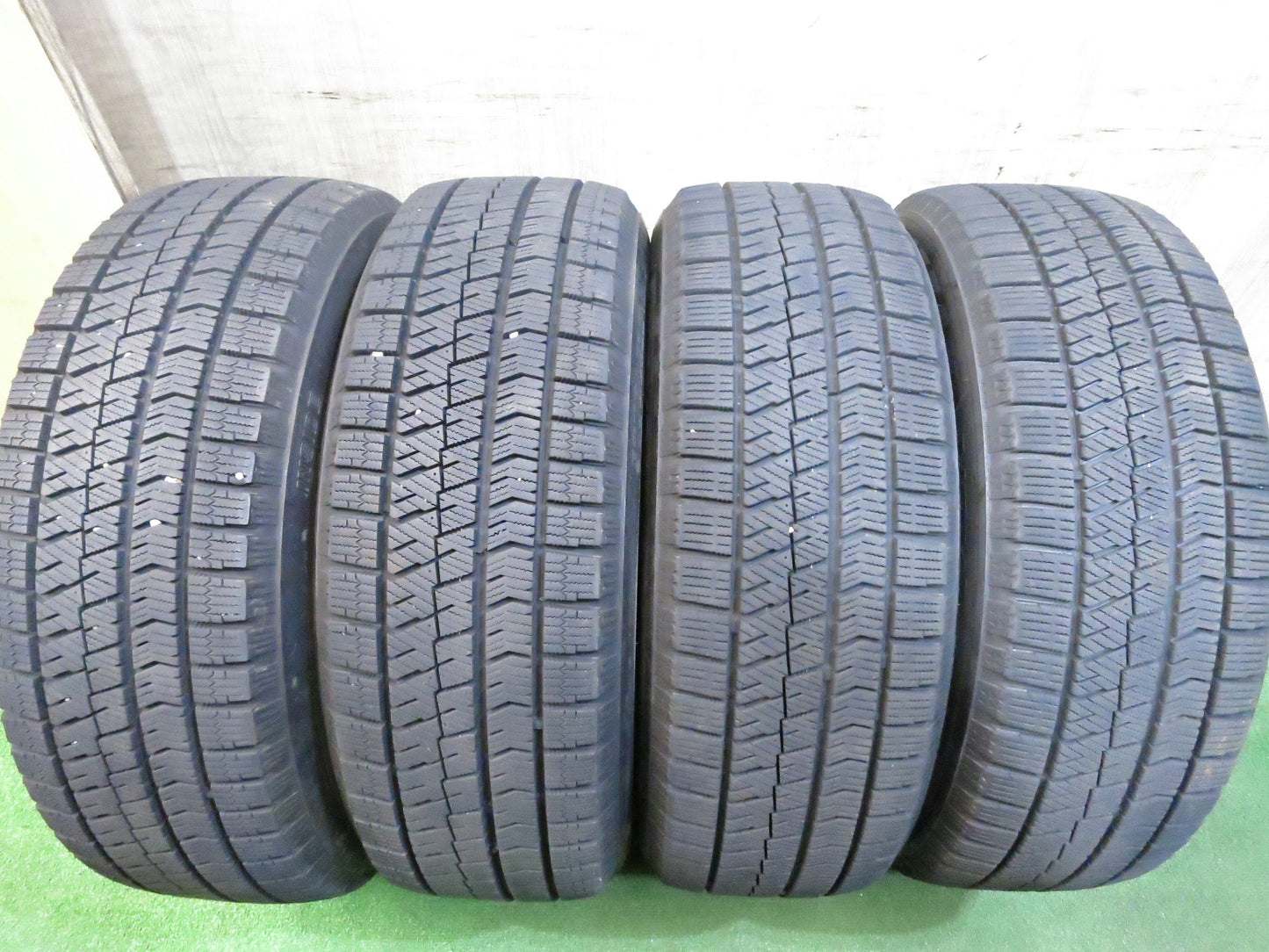 [送料無料]バリ溝！19年！キレイ！9.5分★スタッドレス 205/60R16 ブリヂストン ブリザック VRX2 BALMINUM バルミナ 16インチ PCD114.3/5H★3020806Hス