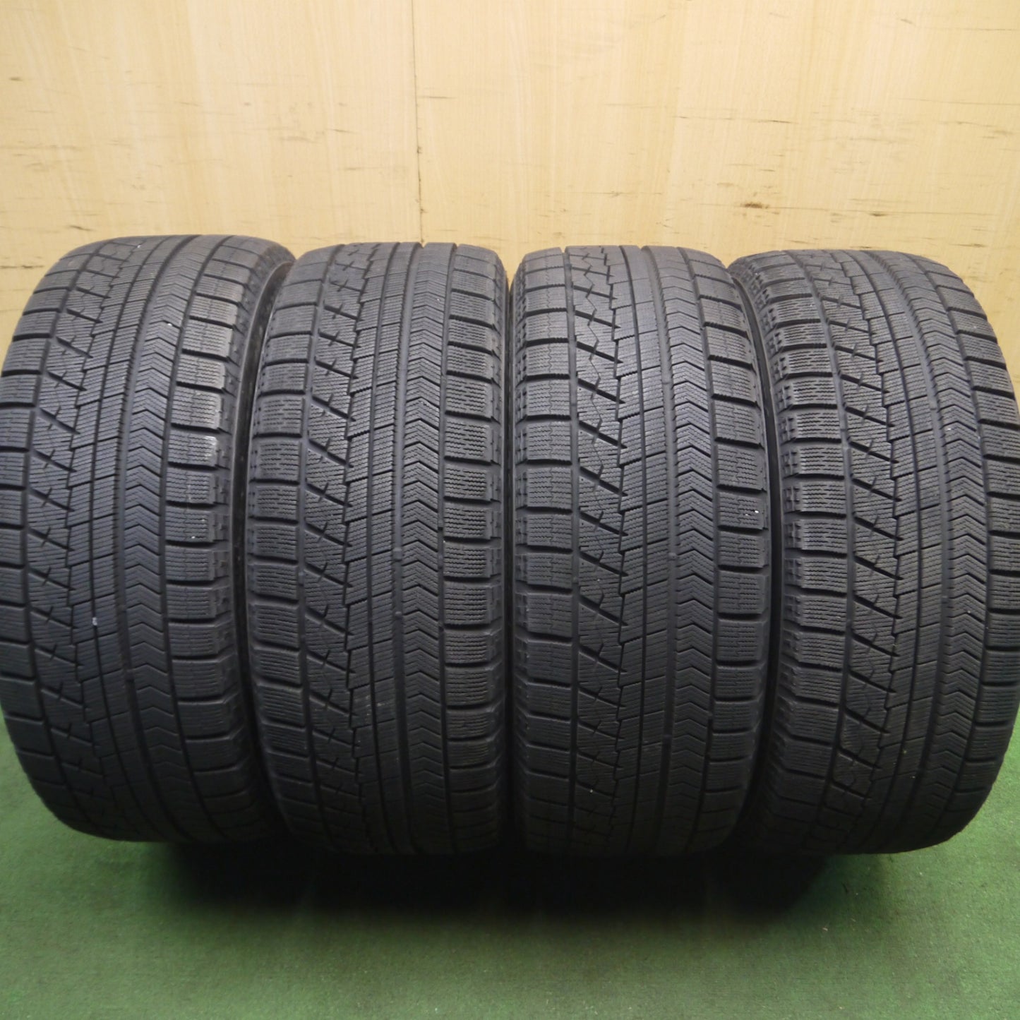 *送料無料* センサー付！バリ溝！9.5分★レクサス LS460 純正 235/50R18 スタッドレス ブリヂストン ブリザック VRX PCD120/5H★4022704Hス