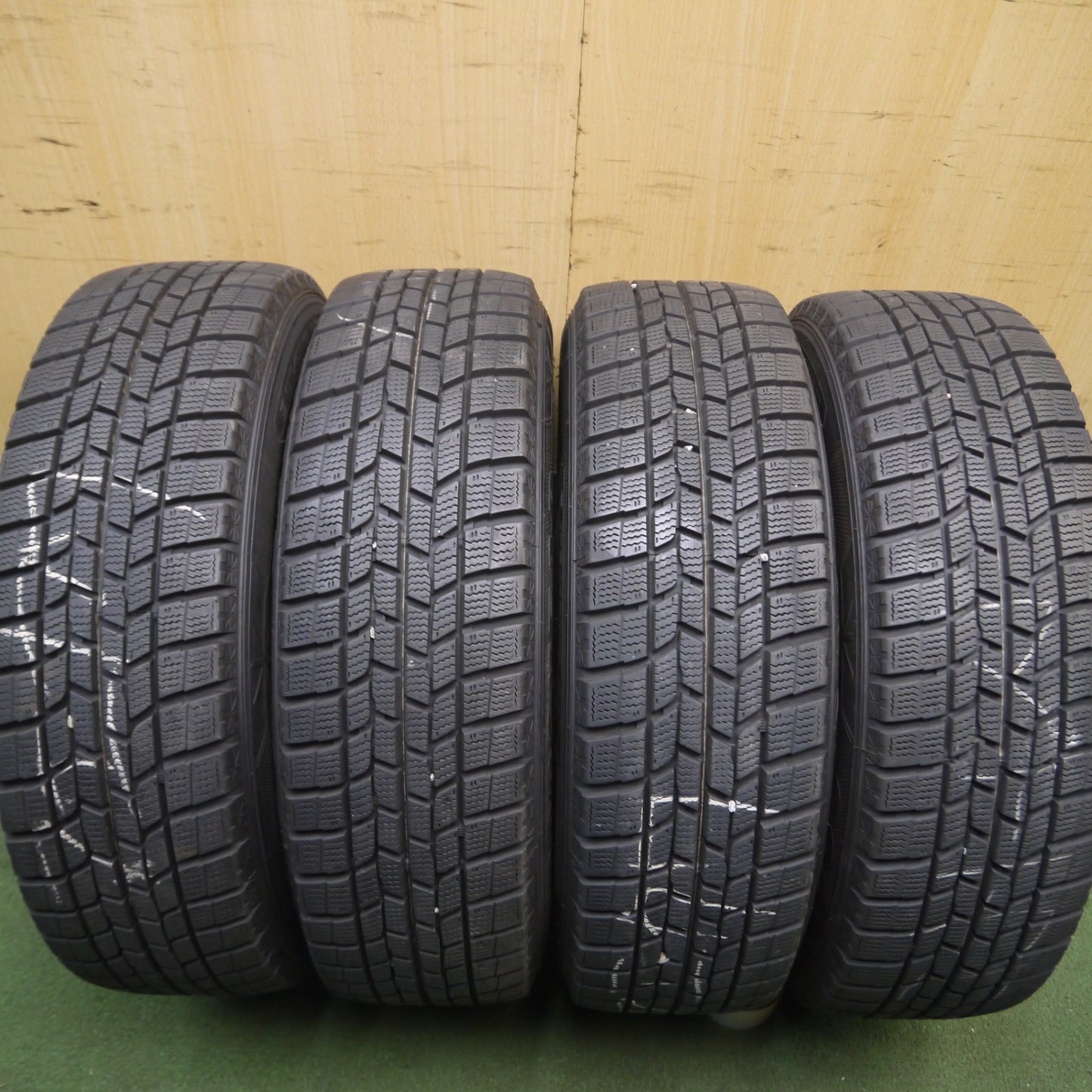 *送料無料* バリ溝！20年！9.5分以上★ホンダ フィット 純正 スチール 175/65R15 スタッドレス グッドイヤー アイスナビ6 15インチ PCD100/4H★4021408Hス