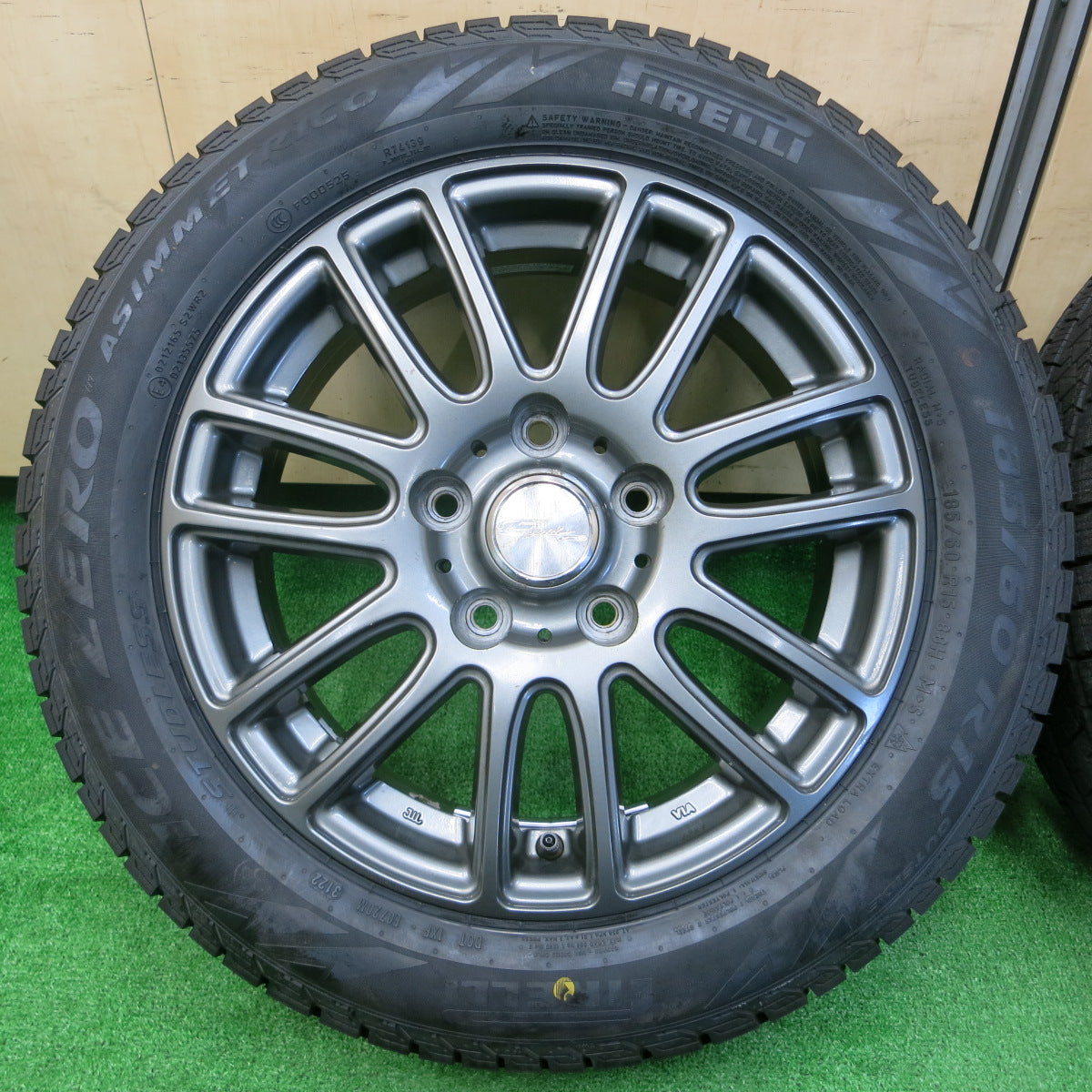 *送料無料*タイヤ未使用！22年！キレイ★スタッドレス 185/60R15 ピレリ アイス ゼロ アシンメトリコ Espider 15インチ PCD114.3/5H★3111502イス