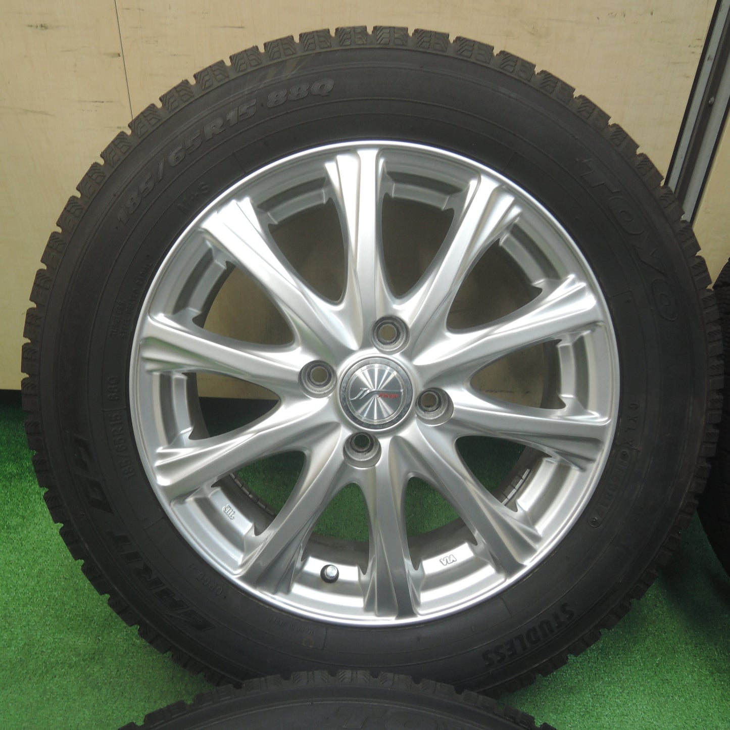 *送料無料* バリ溝！キレイ！9.5分以上★スタッドレス 185/65R15 トーヨー ガリット G5 JOKER ジョーカー 15インチ PCD100/4H★4020912SYス