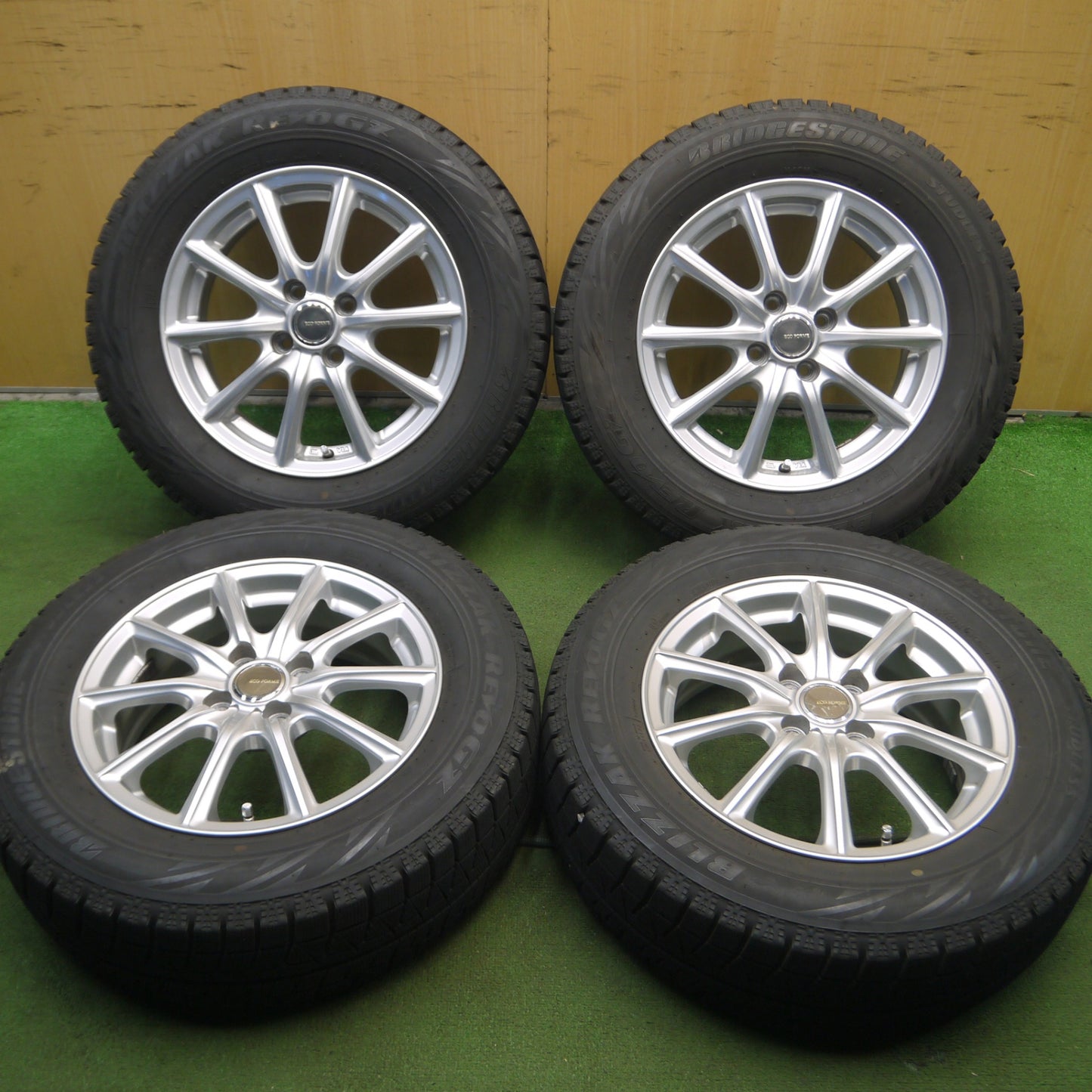 *送料無料* バリ溝！キレイ！8.5分★スタッドレス 195/65R15 ブリヂストン ブリザック REVO GZ ECO FORME エコフォルム 15インチ PCD100/4H★4021610Hス