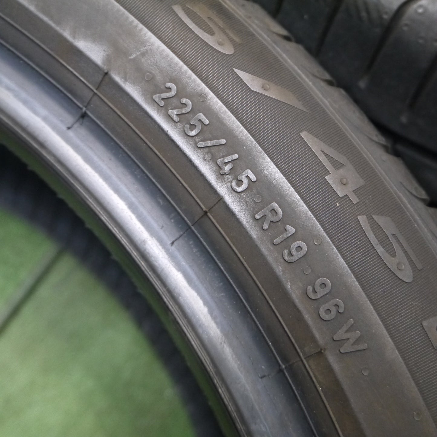 *送料無料*バリ溝！22年！8.5分★225/45R19 ピレリ POWERGY パワジー タイヤ 19インチ プリウス C-HR アテンザ 等★4012303KKノタ