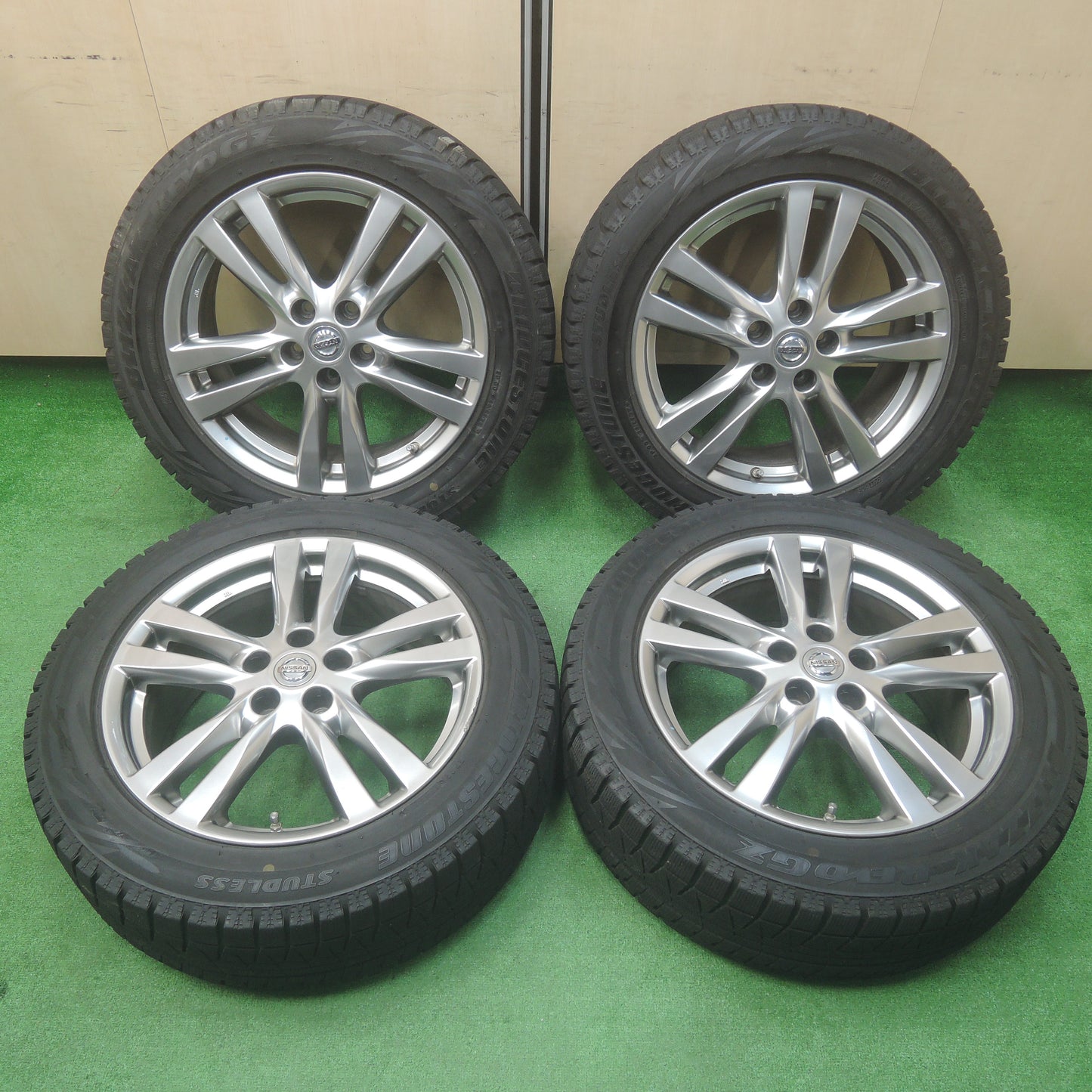 *送料無料*バリ溝！キレイ！8.5分★日産 E52 エルグランド 純正 ENKEI 225/55R18 スタッドレス ブリヂストン ブリザック REVO GZ エンケイ 18インチ PCD114.3/5H★3120601SYス