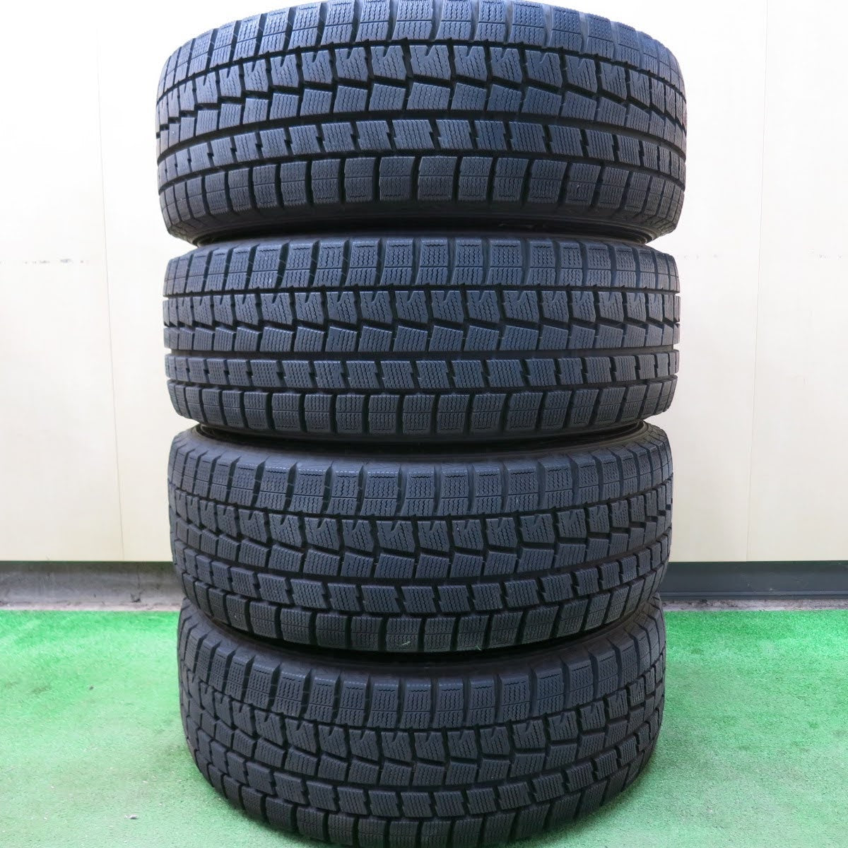 [送料無料]バリ溝！キレイ！9.5分以上★スタッドレス 215/60R16 ダンロップ ウインターマックス WM01 SG-E 社外 アルミ 16インチ PCD114.3/5H★3061903ヒス