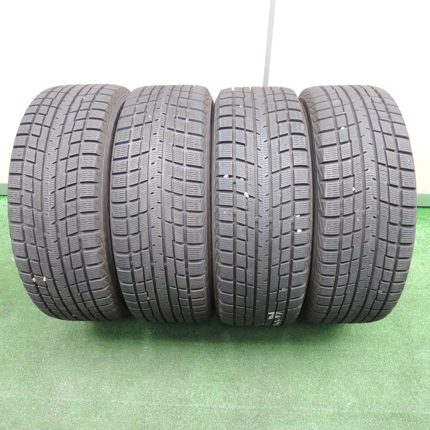 *送料無料*バリ溝！20年！キレイ！9.5分★スタッドレス 205/55R16 ヨコハマ アイスガード iG52C VELVA ヴェルヴァ 16インチ PCD114.3/5H★3110810TNス