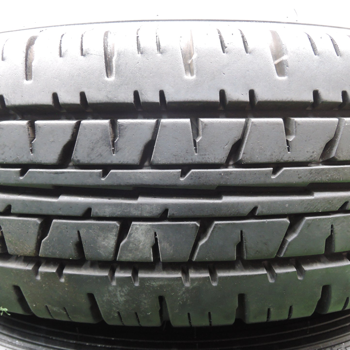 *送料無料*バリ溝！21年！9.5分★ハイエース 等 KEELER 195/80R15 107/105L ダンロップ エナセーブ VAN01 KEELER キーラー 15インチ PCD139.7/6H★4011903NJノ