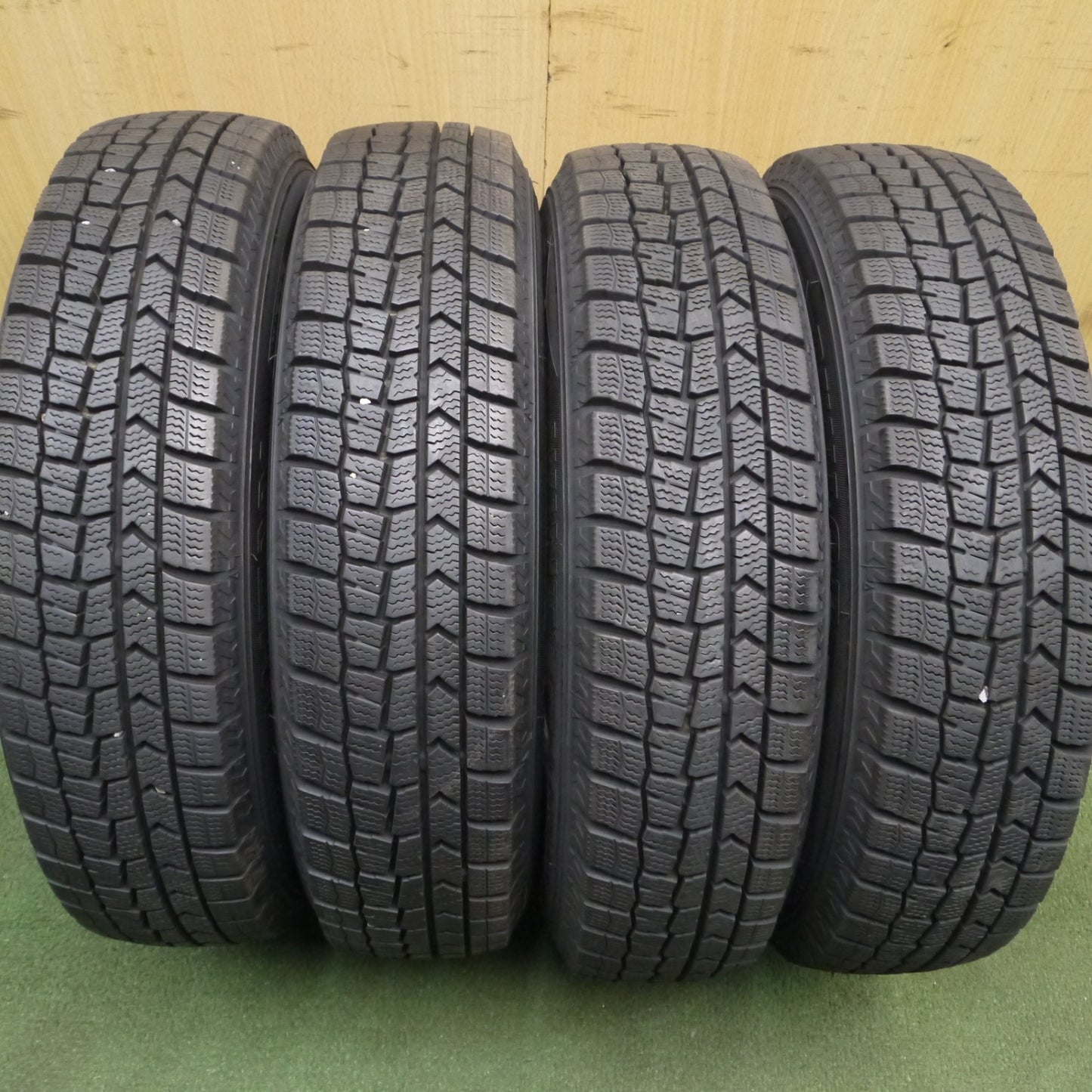 *送料無料*バリ溝！20年！8.5分★スタッドレス 145/80R13 ダンロップ ウインターマックス WM02 DUFACT デュファクト 13インチ PCD100/4H★4013009Hス