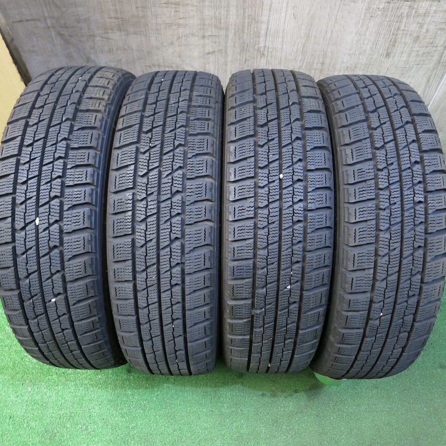 [送料無料]バリ溝！キレイ！9.5分★スタッドレス 155/65R14 グッドイヤー アイスナビ ZEA2 D.O.S. DOS 14インチ PCD100/4H★3062108Hス