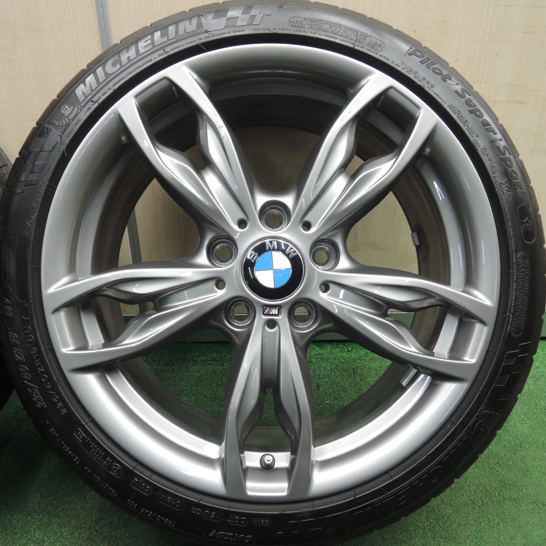 送料無料* バリ溝！キレイ！9.5分☆BMW F20 F22 M235i M135i 純正 225 