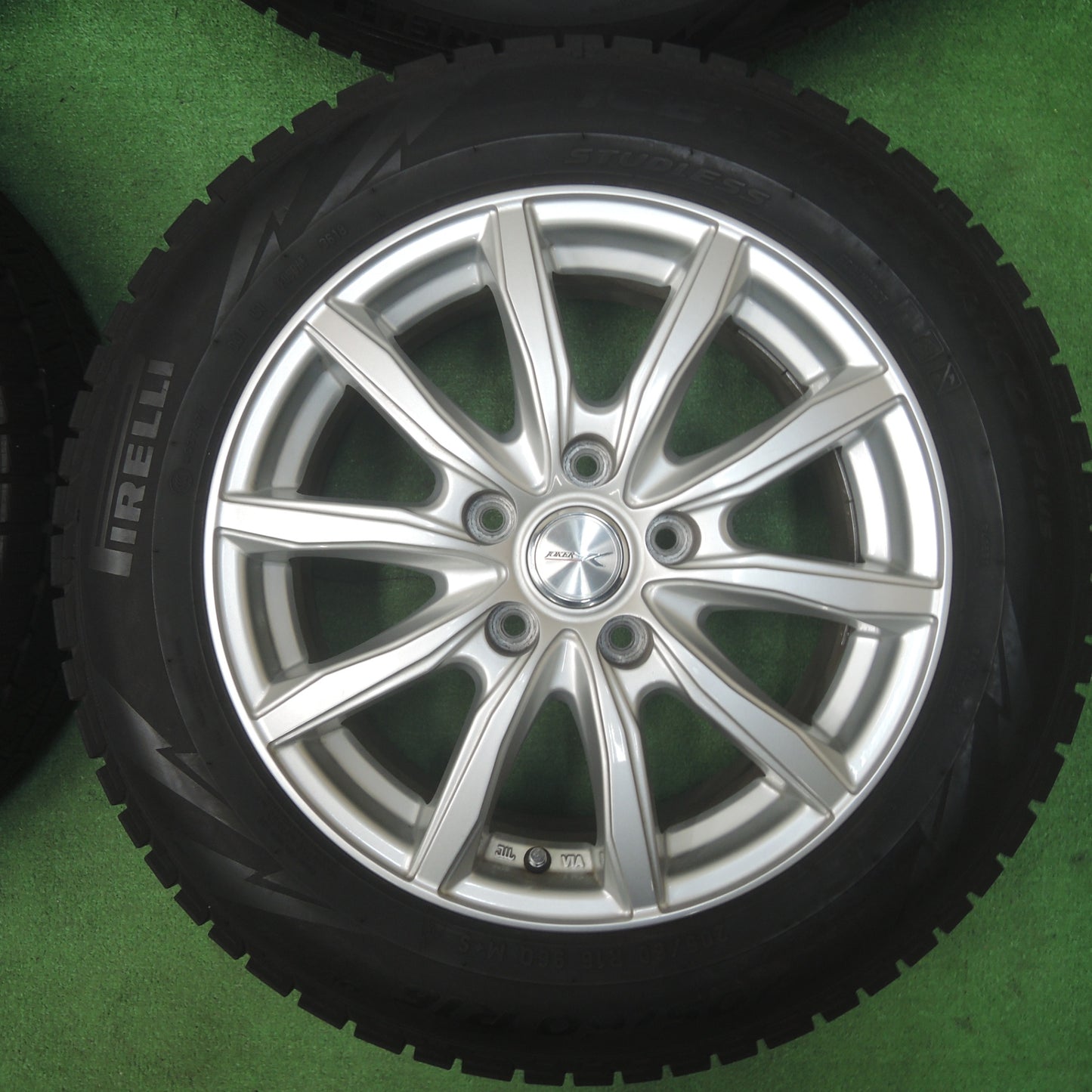 *送料無料* バリ溝！キレイ！9分★スタッドレス 205/60R16 ピレリ アイスアシンメトリコ プラス JOKER ジョーカー 16インチ PCD114.3/5H★4020905SYス