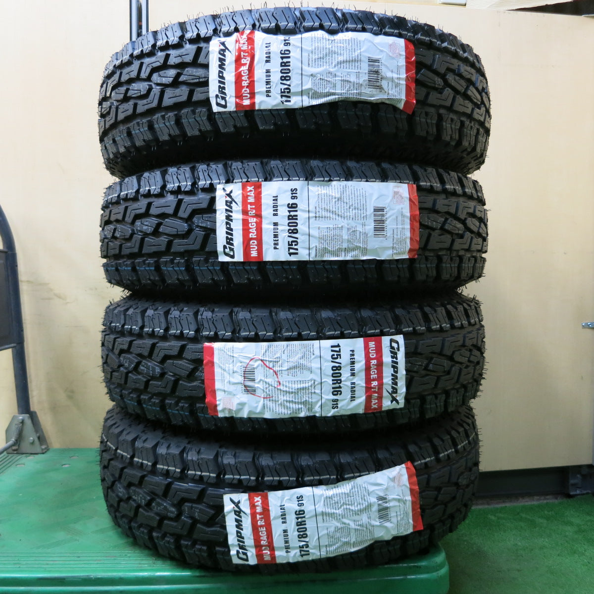 *送料無料*未使用！22年★ジムニー 等 175/80R16 GRIPMAX MUD RAGE R/T MAX BIGWAY B-MUD 16インチ PCD139.7/5H★3102405イノ