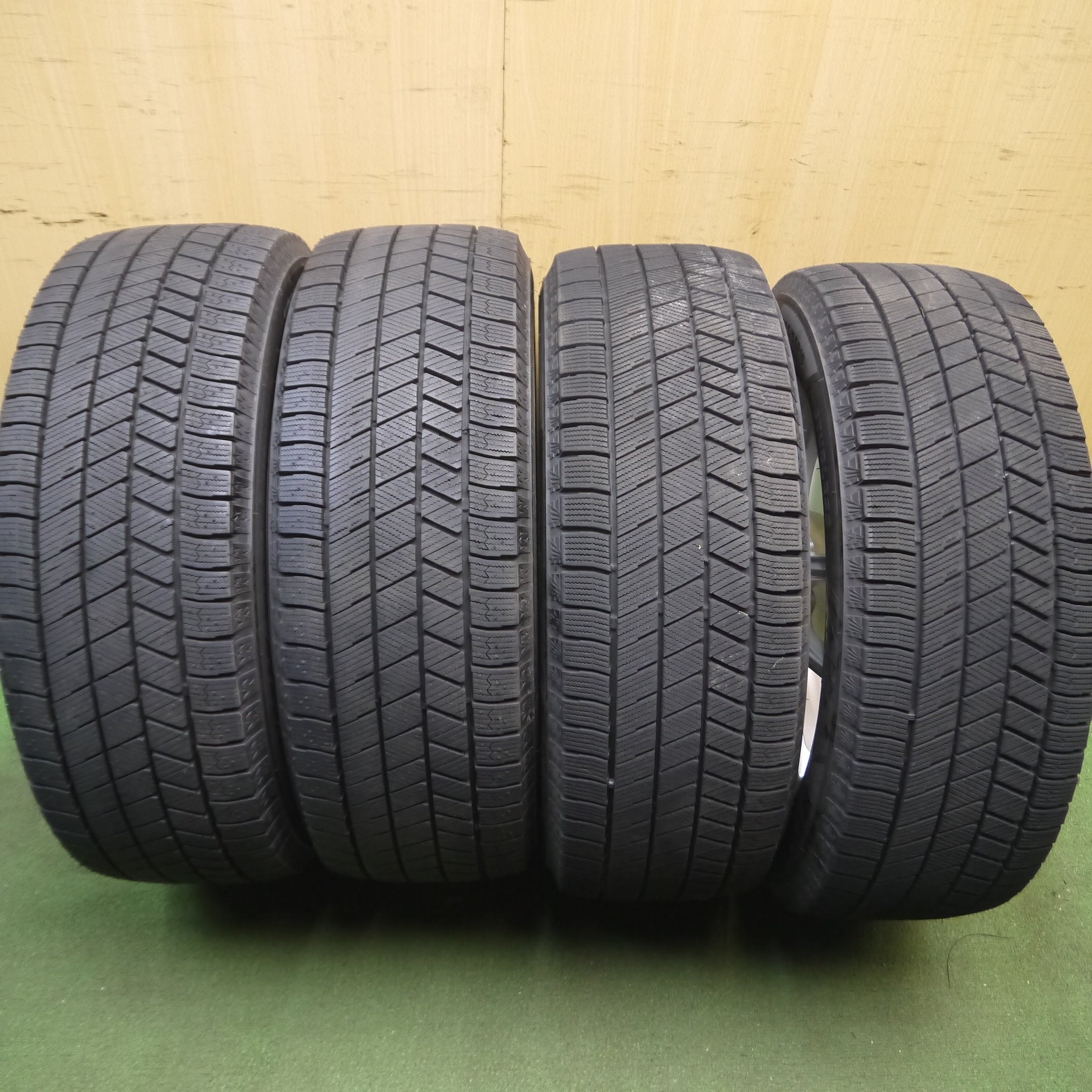 送料無料*超バリ溝！21年！キレイ！ほぼ10分☆スタッドレス 205/55R16 ブリヂストン ブリザック VRX3 ECO FORME |  名古屋/岐阜の中古カー用品・工具の買取/販売ならガレージゲット