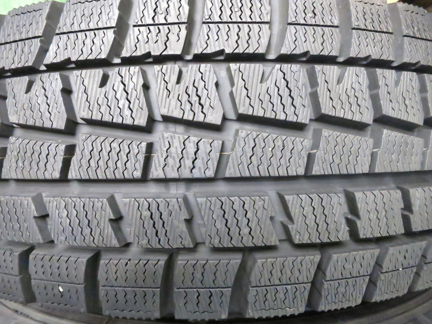 [送料無料]バリ溝！19年！キレイ！ほぼ10分★スタッドレス 185/70R14 ダンロップ ウインターマックス WM01 Fang ファング 14インチ PCD100/4H★3012014Hス