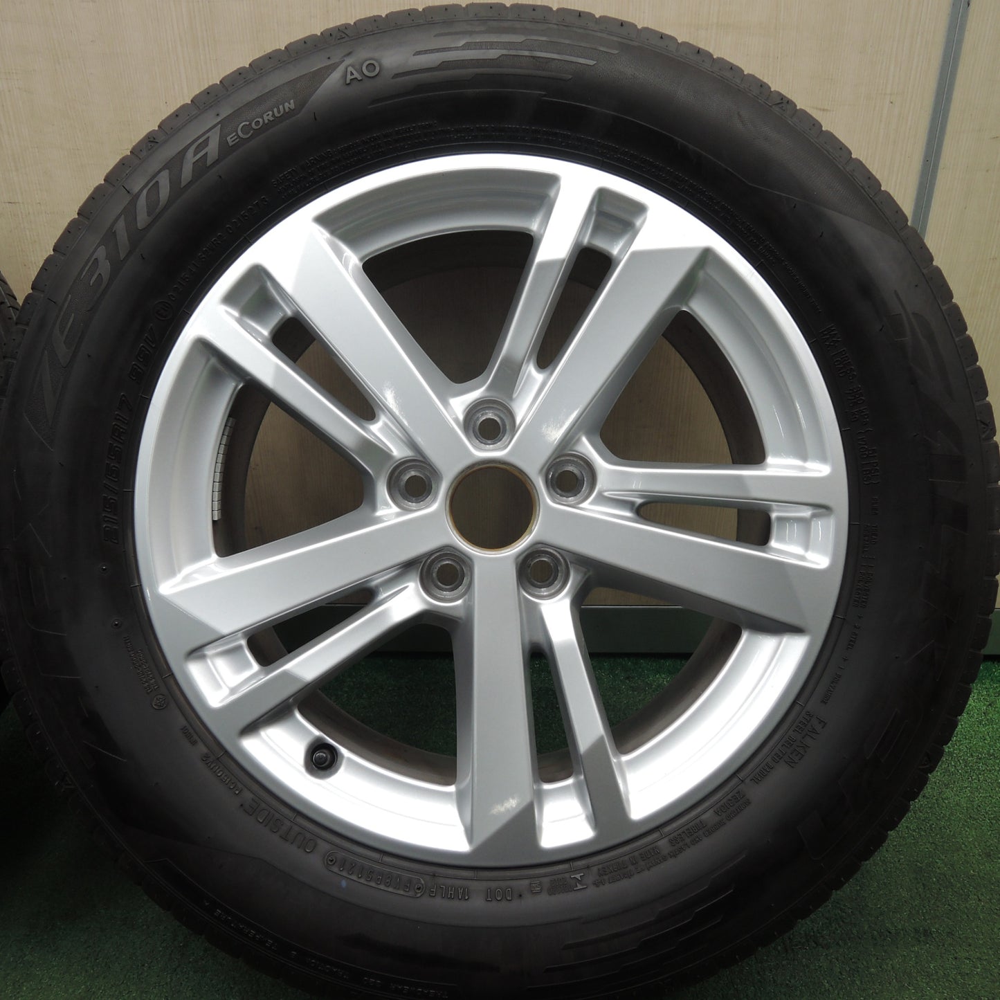 *送料無料* キレイ！21年★アウディ Q3 純正 215/65R17 ファルケン ZIEX ZE310A ECORUN AO PCD112/5H★4030206HAノ