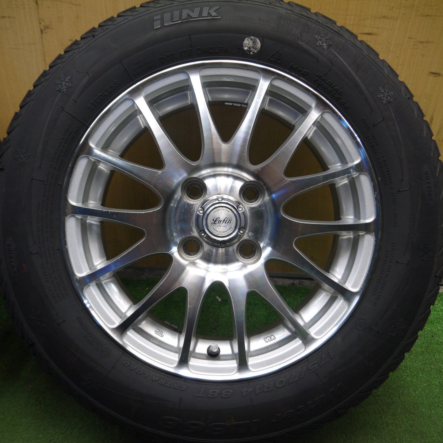 *送料無料* バリ溝！22年！ほぼ10分★スタッドレス 175/70R14 アイリンク ウィンター IL868 Lufin 14SPOKE 14インチ PCD100/4H★4021611Hス