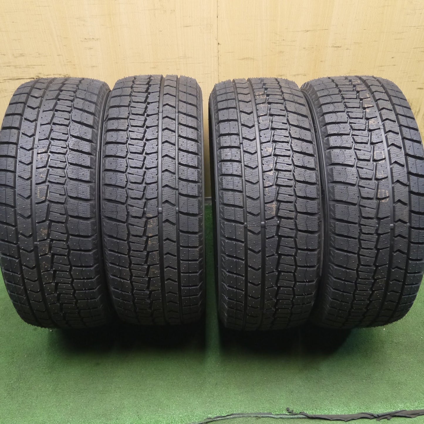 [送料無料]未使用★スタッドレス 225/55R16 ダンロップ ウインターマックス WM02 タイヤ ベンツ BMW アウディ 等★3062109クスタ