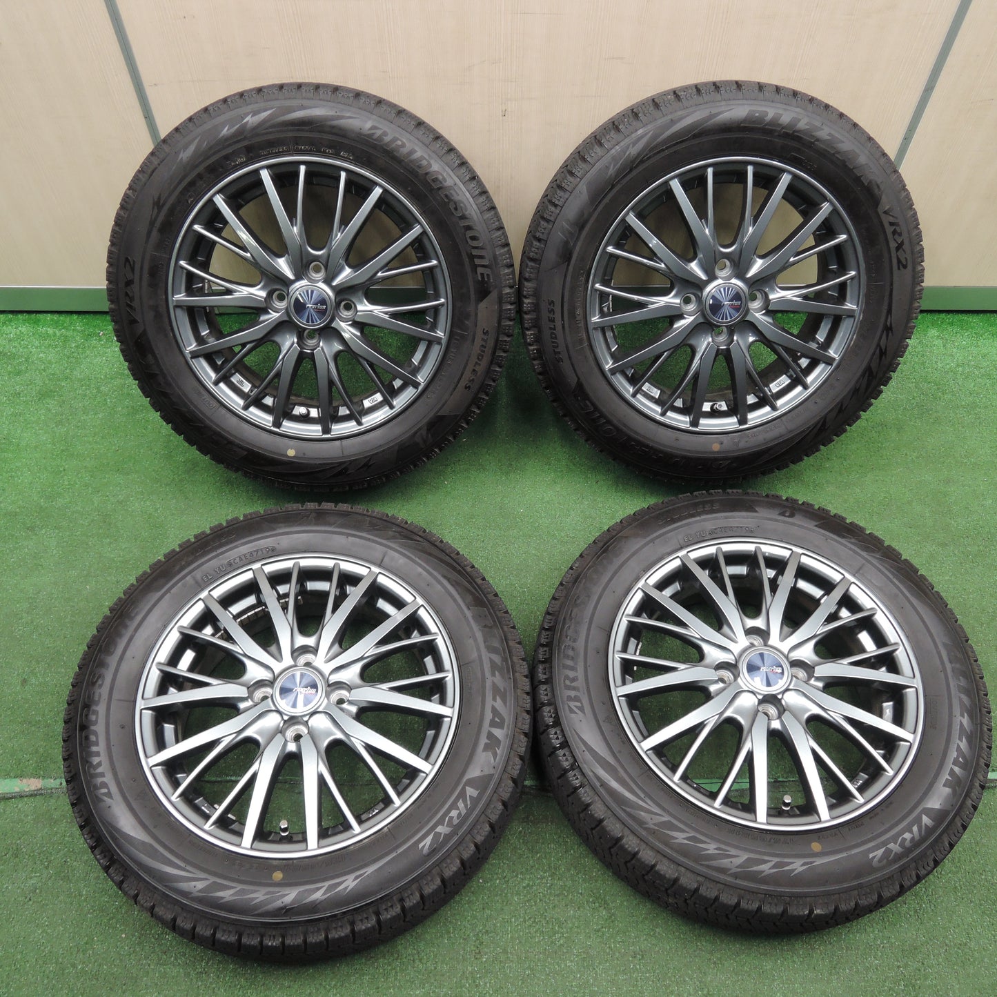 *送料無料*バリ溝！19年！キレイ！9分★スタッドレス 175/65R15 ブリヂストン ブリザック VRX2 ravrion RM01 ラブリオン 15インチ PCD100/4H★3120902TNス