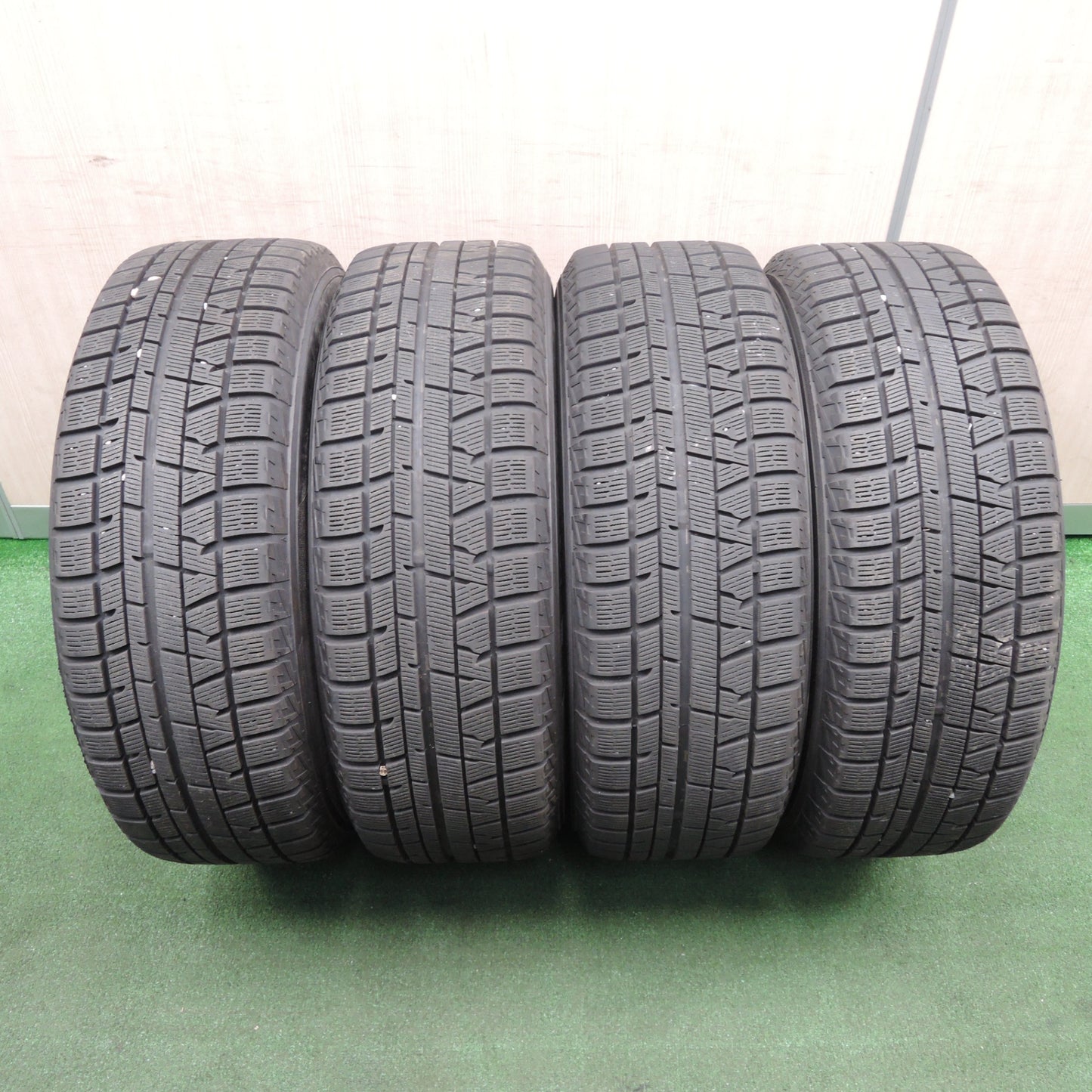 *送料無料* バリ溝！20年！キレイ！9.5分★スタッドレス 215/60R16 ヨコハマ アイスガード iG50 プラス LAYCEA レイシア 16インチ PCD114.3/5H★4021308TNス