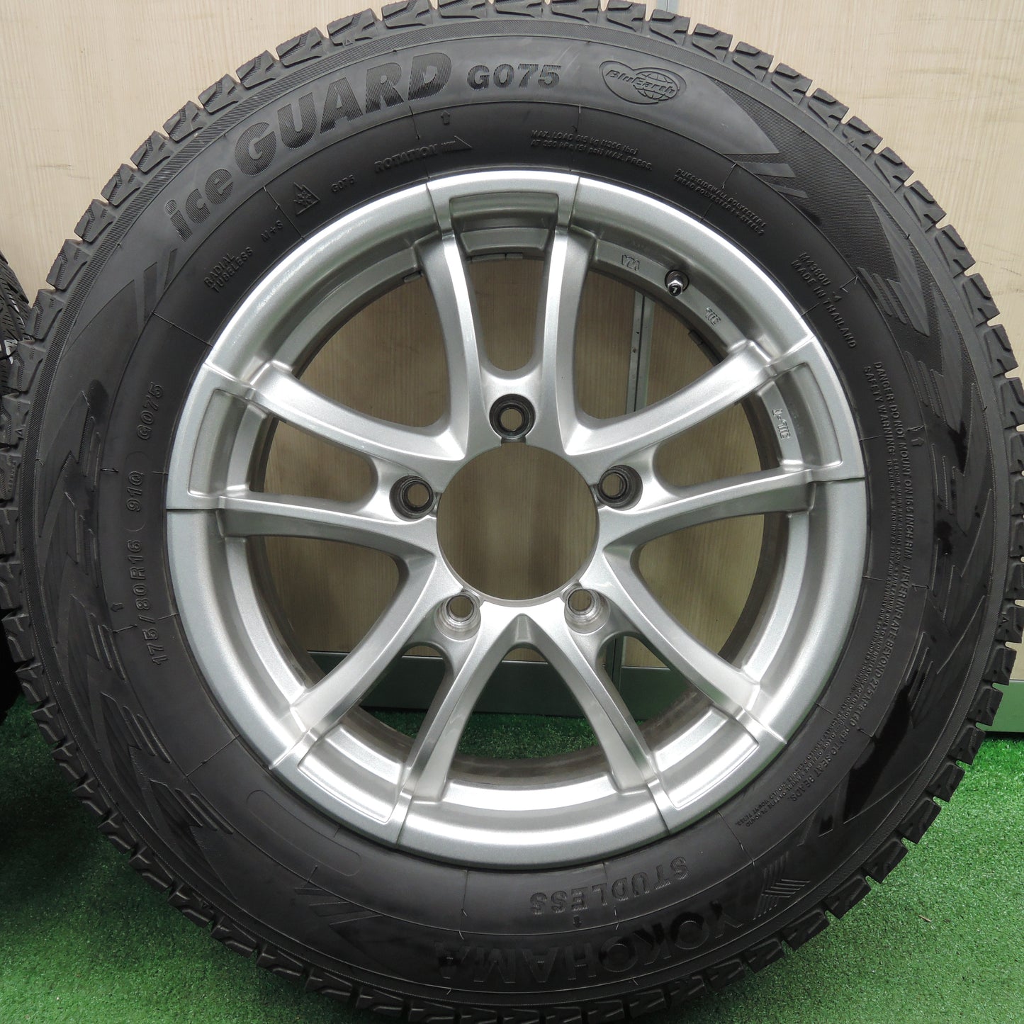 *送料無料*キレイ★スタッドレス 175/80R16 ヨコハマ アイスガード G075 社外 アルミ ホイール 16インチ PCD139.7/5H★3112302HAス