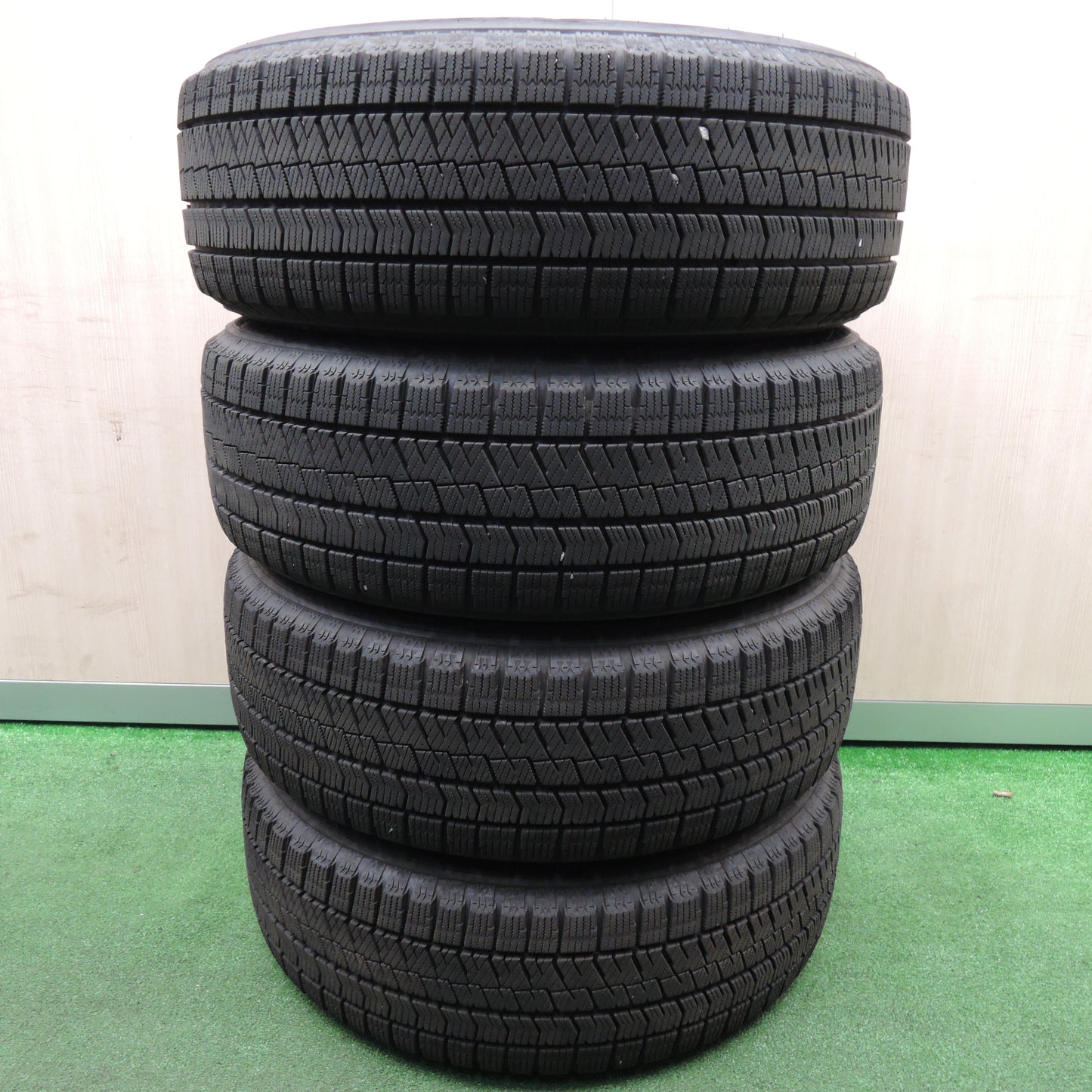 *送料無料*バリ溝！21年！キレイ！9.5分★スタッドレス 205/60R16 ブリヂストン ブリザック VRX2 ECO FORME エコフォルム 16インチ PCD114.3/5H★3111508SYス