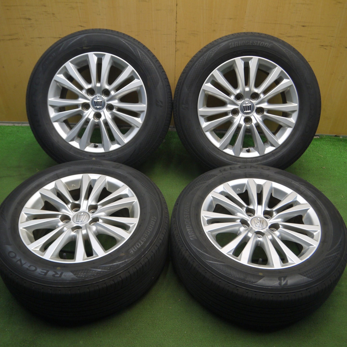 *送料無料* キレイ★トヨタ 210系 クラウン ロイヤル 純正 215/60R16 ブリヂストン レグノ GR-X2 16インチ PCD114.3/5H★4020607Hノ