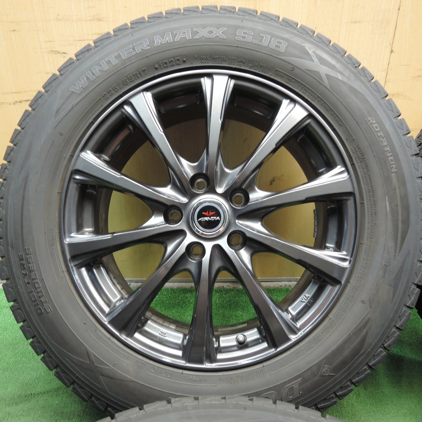 [送料無料]キレイ★スタッドレス 225/65R17 ダンロップ ウインターマックス SJ8 AIRNOVA エアノヴァ 17インチ PCD114.3/5H★3091904クス