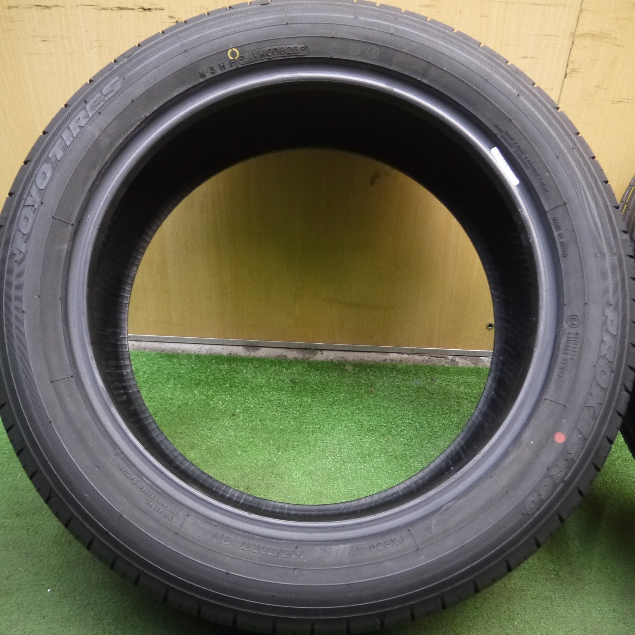 トーヨータイヤ TOYOTIRE プロクセスR60 205/55R17 セリアル(5221 