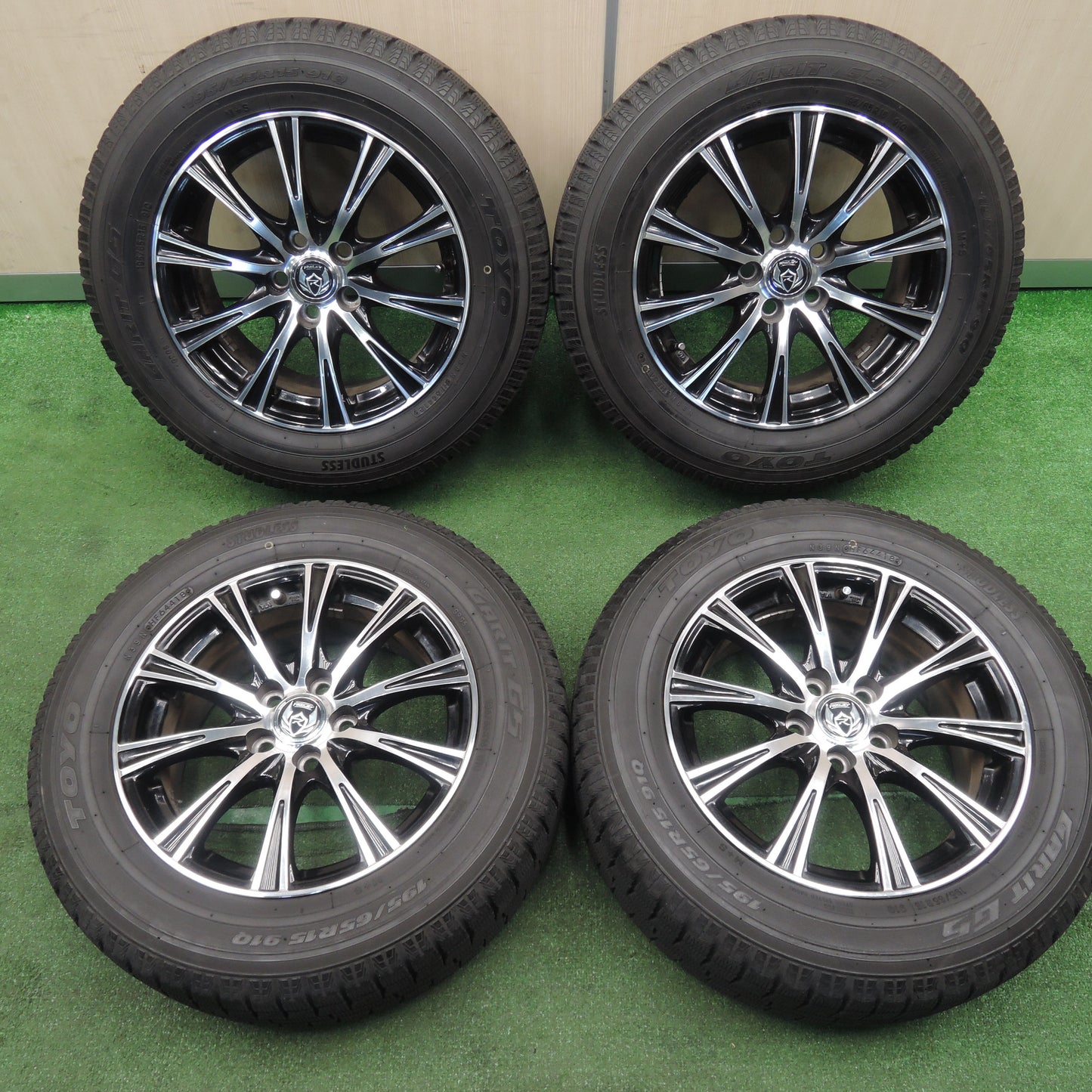 *送料無料*バリ溝！キレイ！8.5分★プリウス 等 195/65R15 スタッドレス トーヨー ガリット G5 RiZLEY ライツレー 15インチ PCD100/5H★3120403TNス