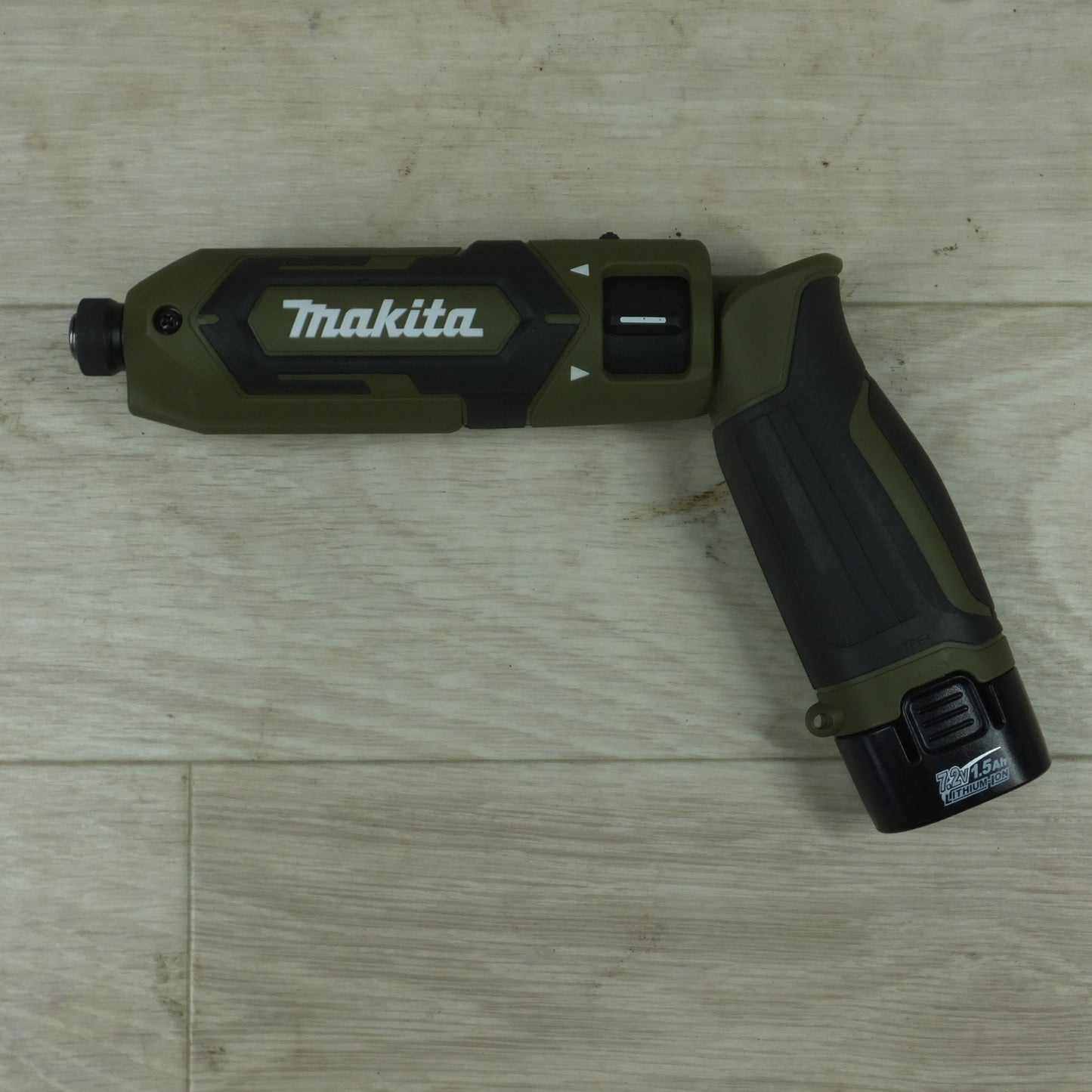 [送料無料] 美品◆makita マキタ 充電式 ペンインパクトドライバ TD022DSHXO 7.2V BL0715 バッテリー2個 充電器付き 電動工具◆