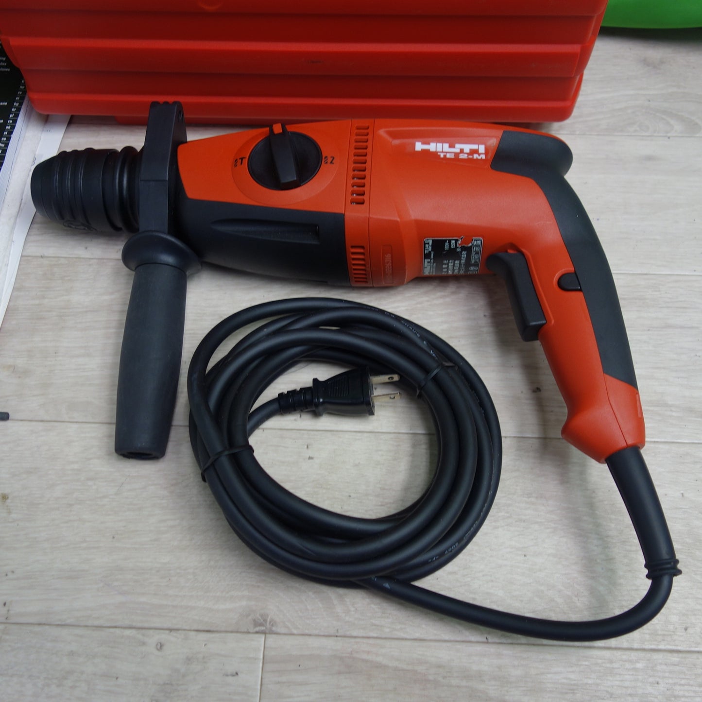 [送料無料] キレイ☆HILTI ヒルティ ロータリー ハンマー TE2-M 02 100V 50-60Hz ドリル 電動 工具 ハンマードリル DIY☆