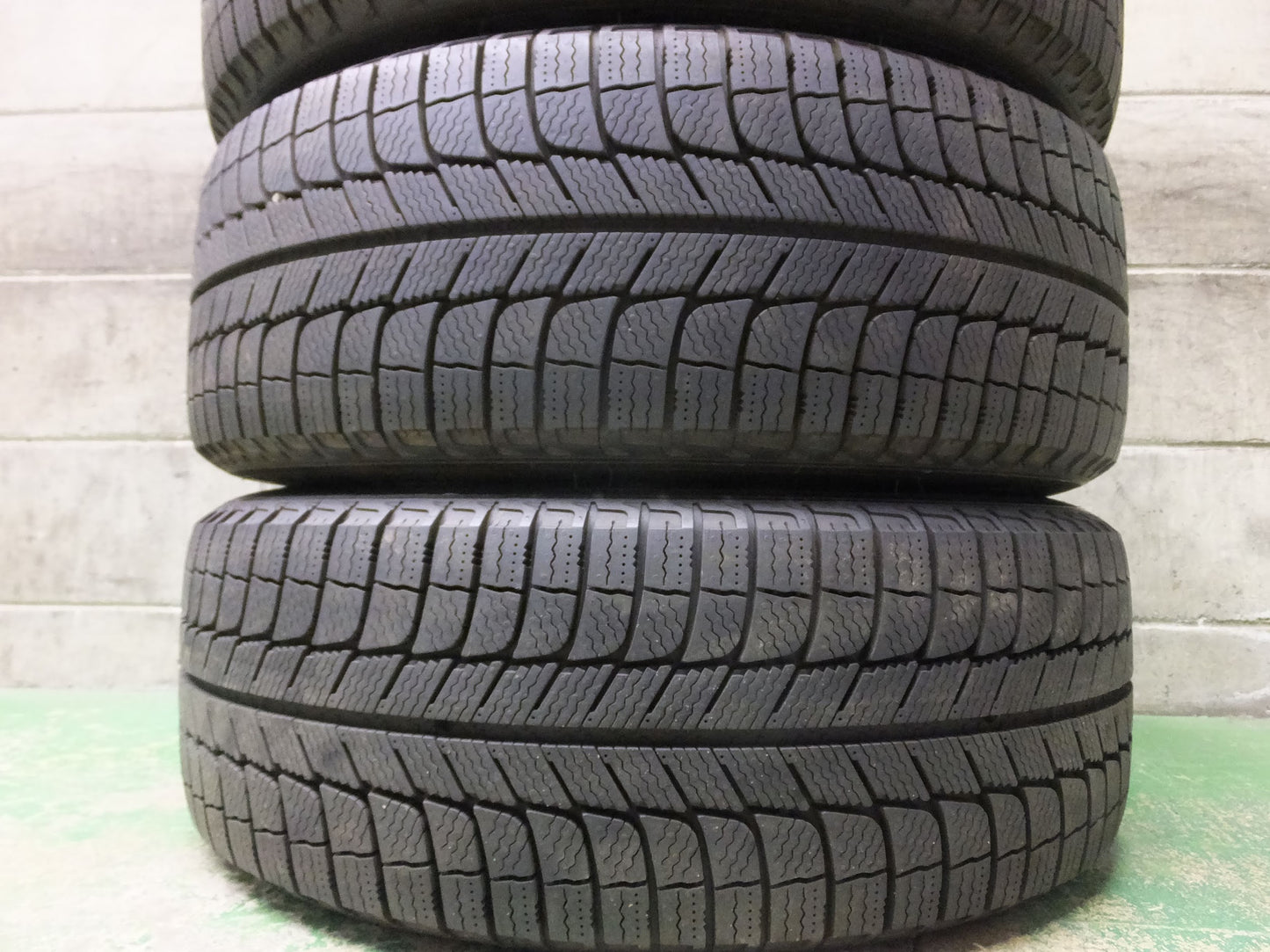 [送料無料]超バリ溝！19年！キレイ！ほぼ10分★スタッドレス 215/55R17 ミシュラン X-ICE3+ 社外 アルミ ホイール 17インチ PCD114.3/5H★1011509ヒス