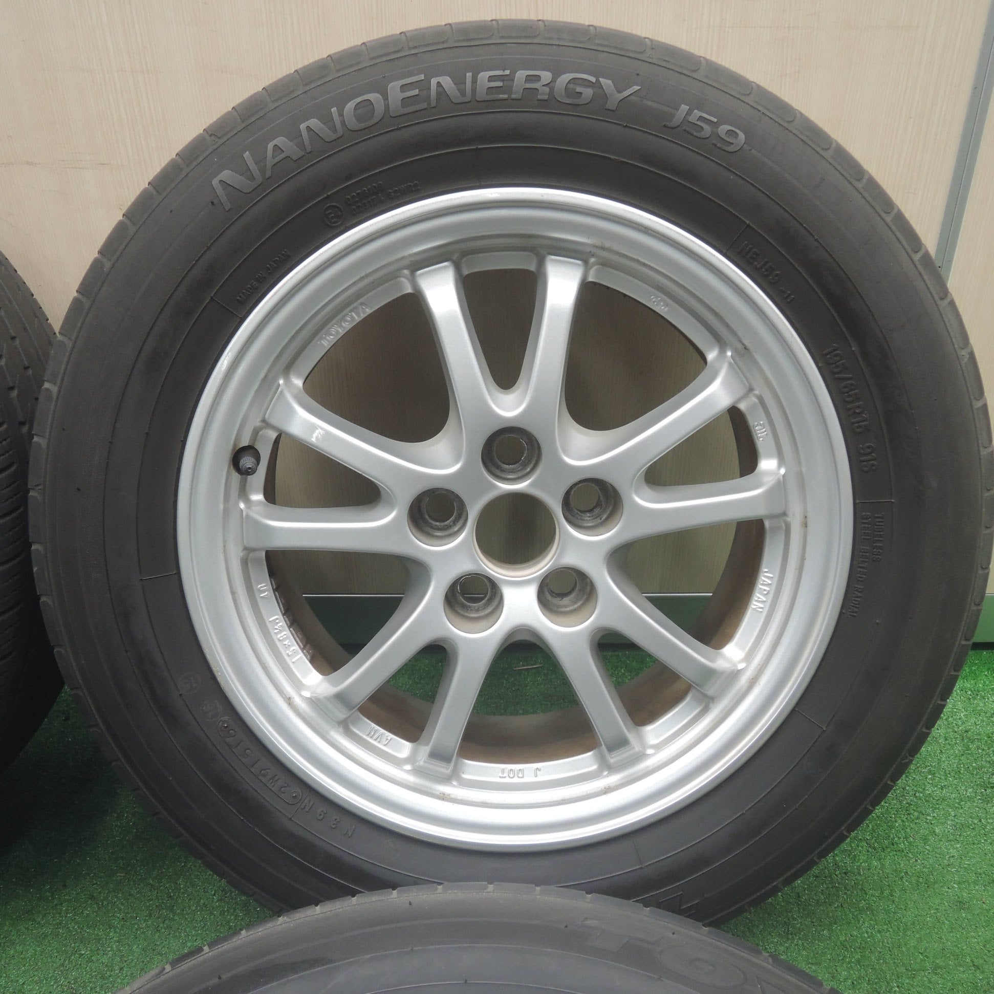 送料無料]バリ溝！8.5分☆トヨタ 50系 プリウス 純正 195/65R15 トーヨー ナノエナジー J59 15インチ PCD100/ |  名古屋/岐阜の中古カー用品・工具の買取/販売ならガレージゲット