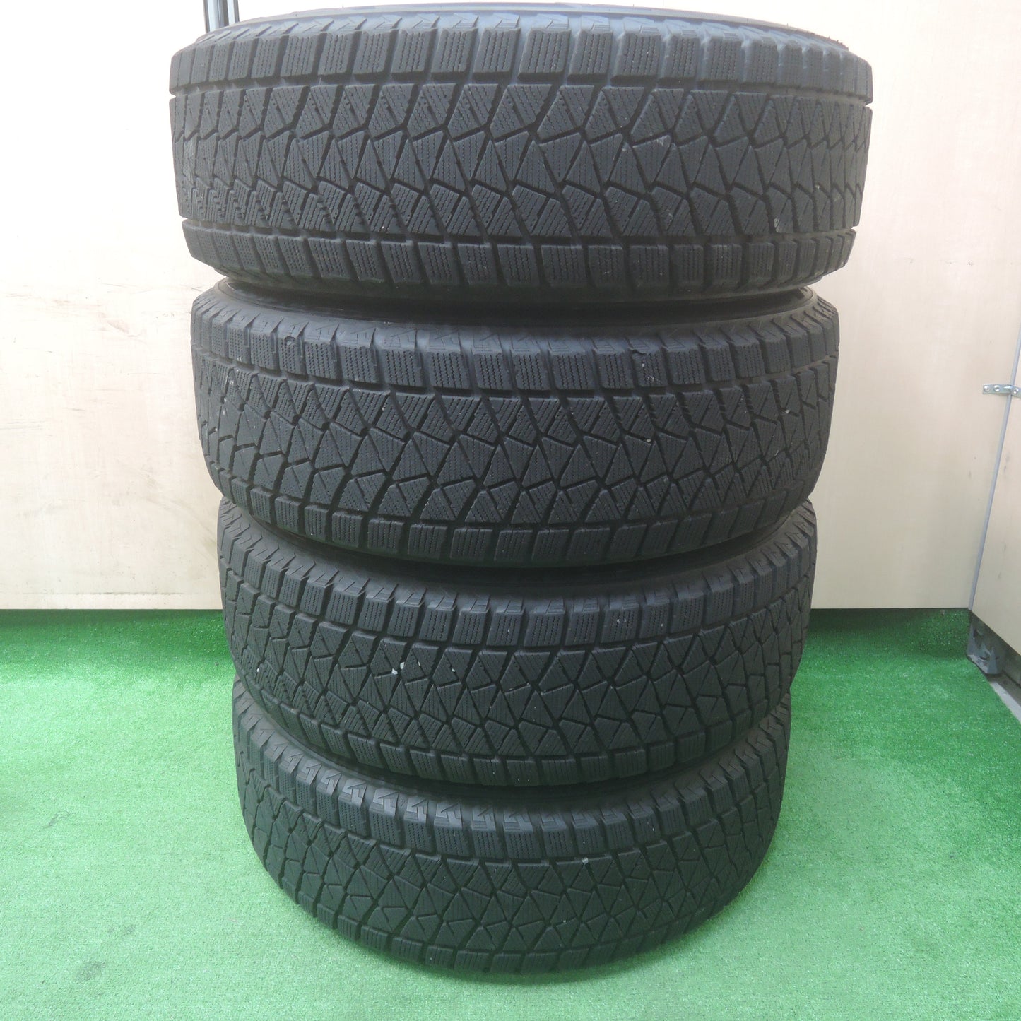 *送料無料*キレイ★スタッドレス 225/65R17 ブリヂストン ブリザック DM-V2 GMach 17インチ PCD114.3/5H★3113004SYス