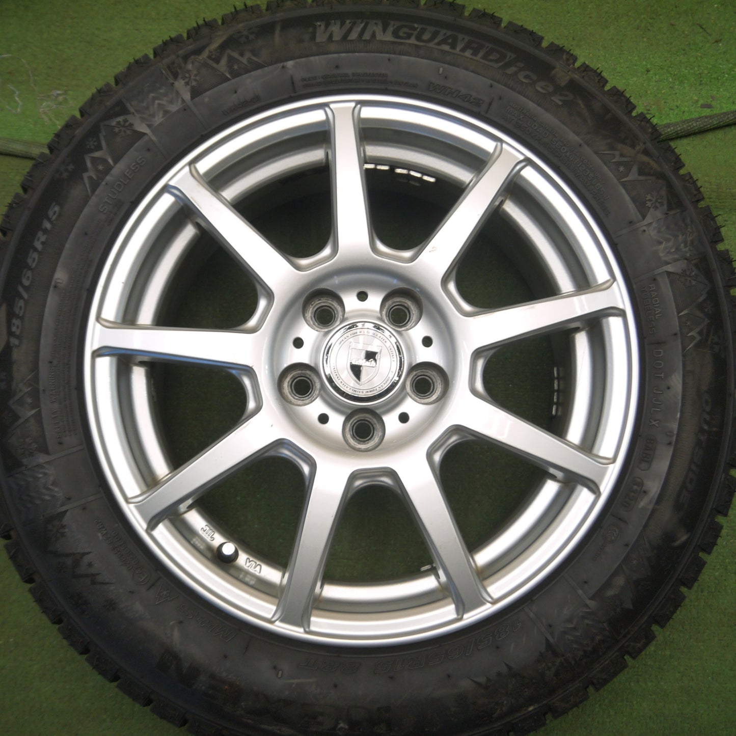 *送料無料* 超バリ溝！20年！キレイ！ほぼ10分★スタッドレス 185/65R15 ネクセン WINGUARD ice2 GMach 15インチ PCD100/5H★4021308Hス