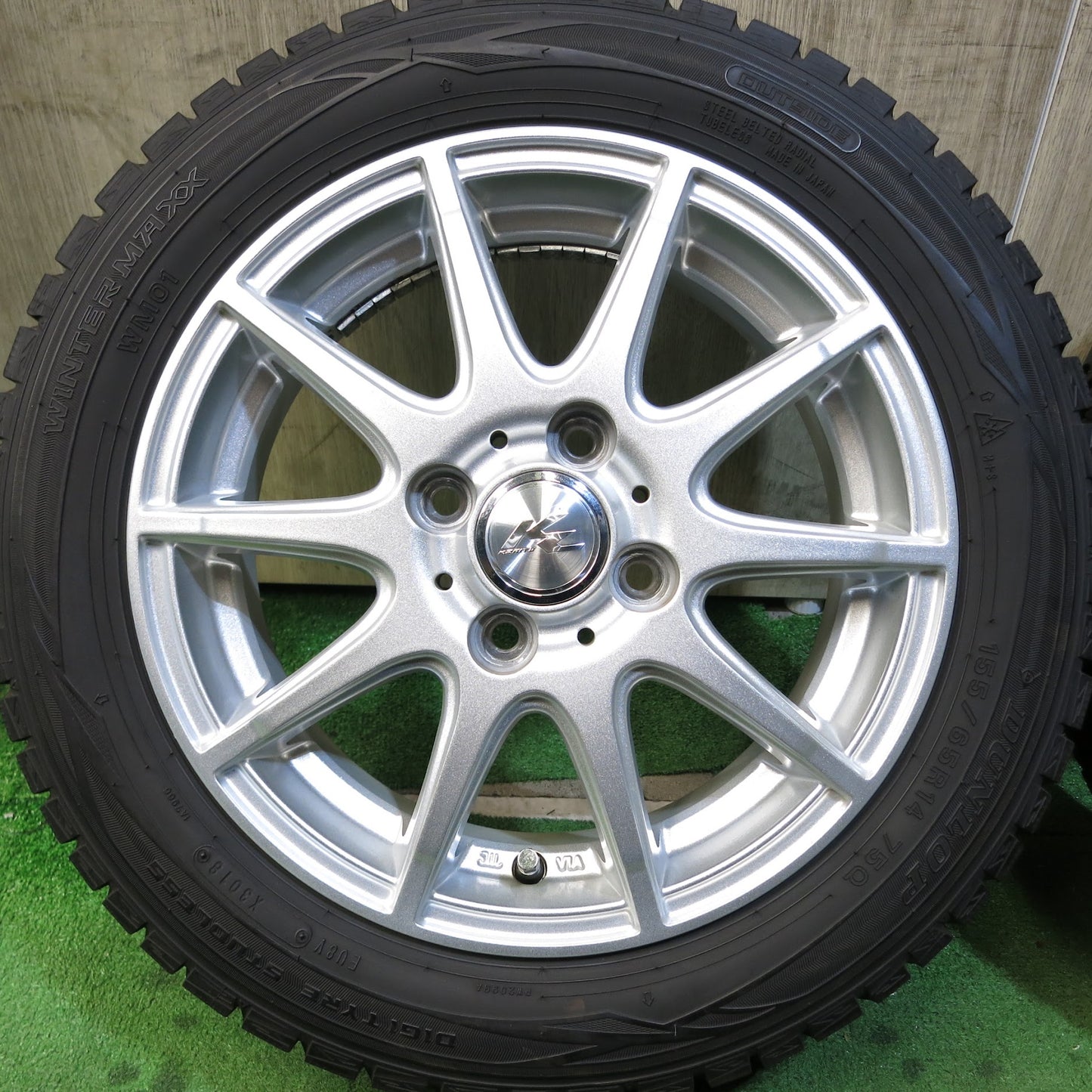 [送料無料]バリ溝！キレイ！9.5分以上★スタッドレス 155/65R14 ダンロップ ウインターマックス WM01 KRAITⅡ 社外 アルミ 14インチ PCD100/4H★3062103Hス