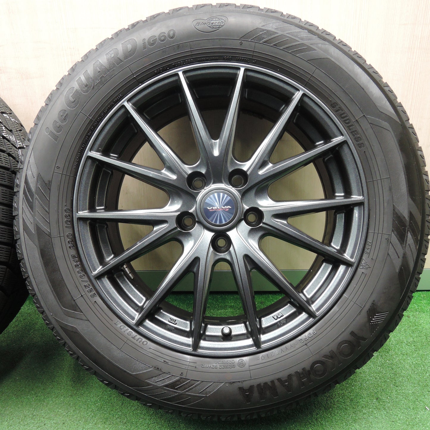 *送料無料*キレイ★スタッドレス 225/60R17 ヨコハマ アイスガード iG60 VELVA SPORTZ ヴェルヴァ 17インチ PCD114.3/5H★4011906NJス