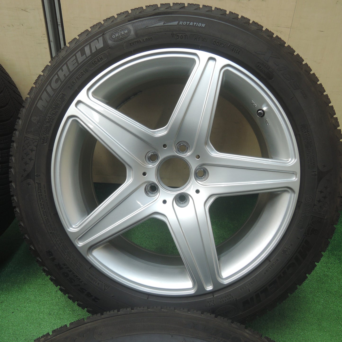 *送料無料* キレイ★ベンツ 等 AGA TARGA 245/50R18 スタッドレス ミシュラン X-ICE XI3 18インチ PCD112/5H★4020904SYス