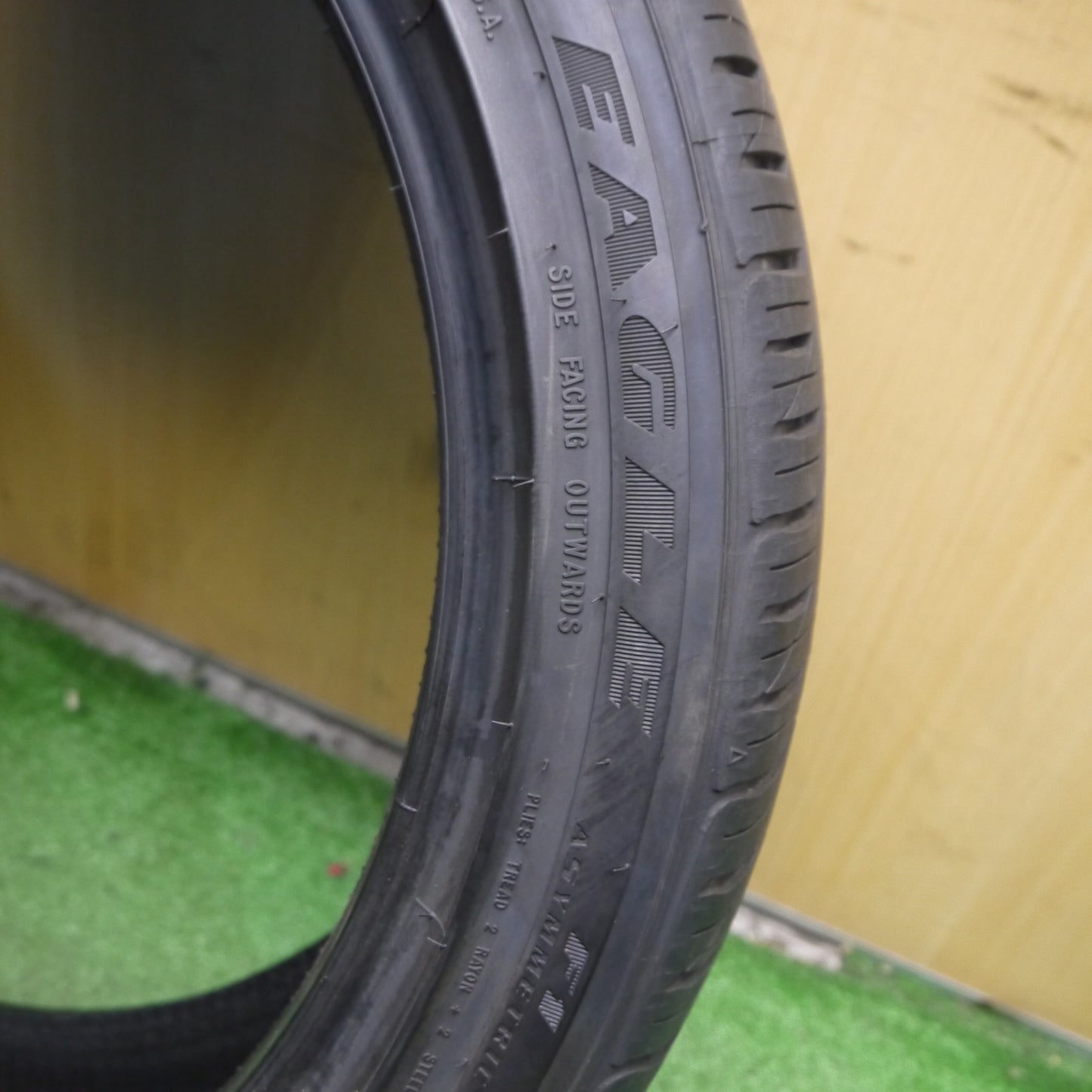 *送料無料* バリ溝！9.5分★245/40R20 グッドイヤー イーグル F1 タイヤ 20インチ Y51 フーガ ジャガー XJ 等★4021410Hノタ