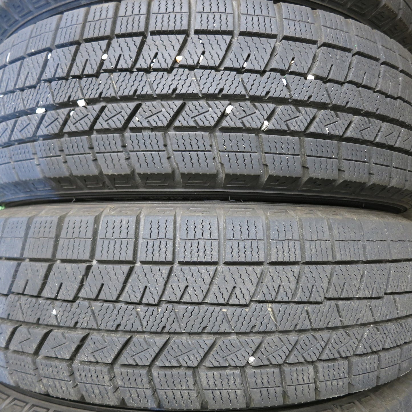 [送料無料]バリ溝！20年！9.5分以上★スタッドレス 165/70R14 ダンロップ ウインターマックス 03 タイヤ 14インチ アクア ヴィッツ パッソ 等★3051202Hスタ