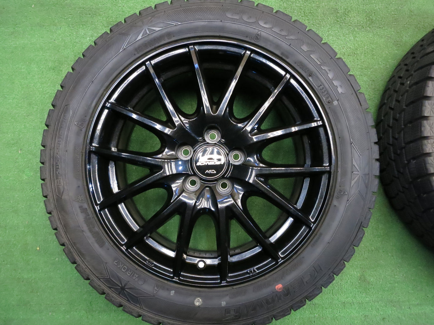 [送料無料]バリ溝！18年！キレイ！9.5分以上★スタッドレス SCHNEIDER 205/55R16 グッドイヤー アイスナビ6 MiD シュナイダー マルカ PCD100/5H★2121206Hス