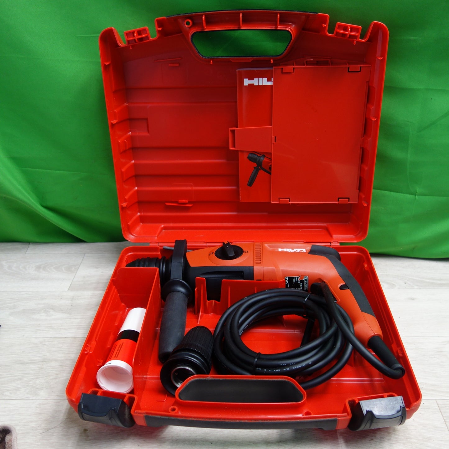 [送料無料] キレイ☆HILTI ヒルティ ロータリー ハンマー TE2-M 02 100V 50-60Hz ドリル 電動 工具 ハンマードリル DIY☆