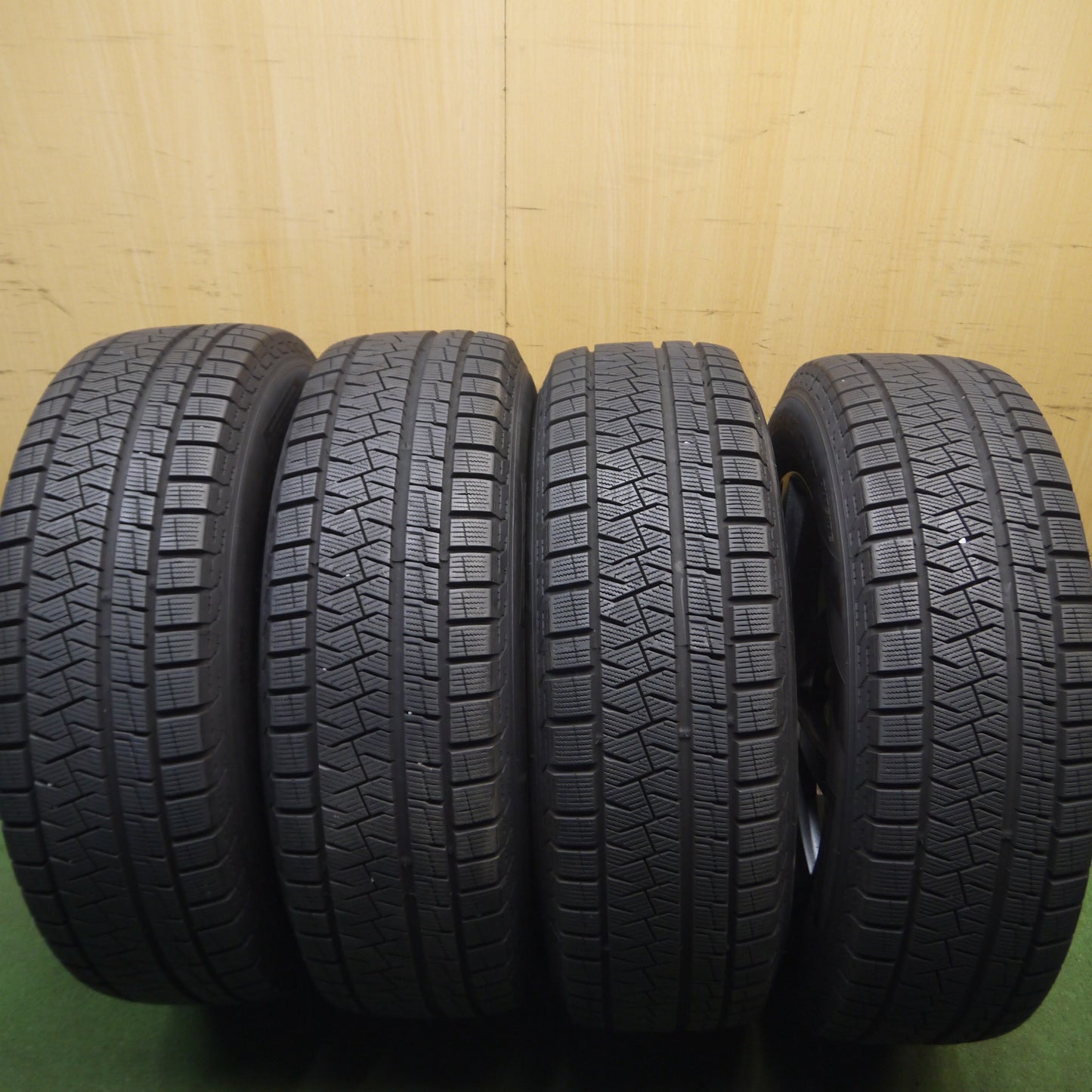 *送料無料*バリ溝！19年！キレイ！9.5分★スタッドレス 225/65R17 ピレリ アイスアシンメトリコ プラス MANARAY SPORT マナレイ 17インチ PCD114.3/5H★3120804Hス