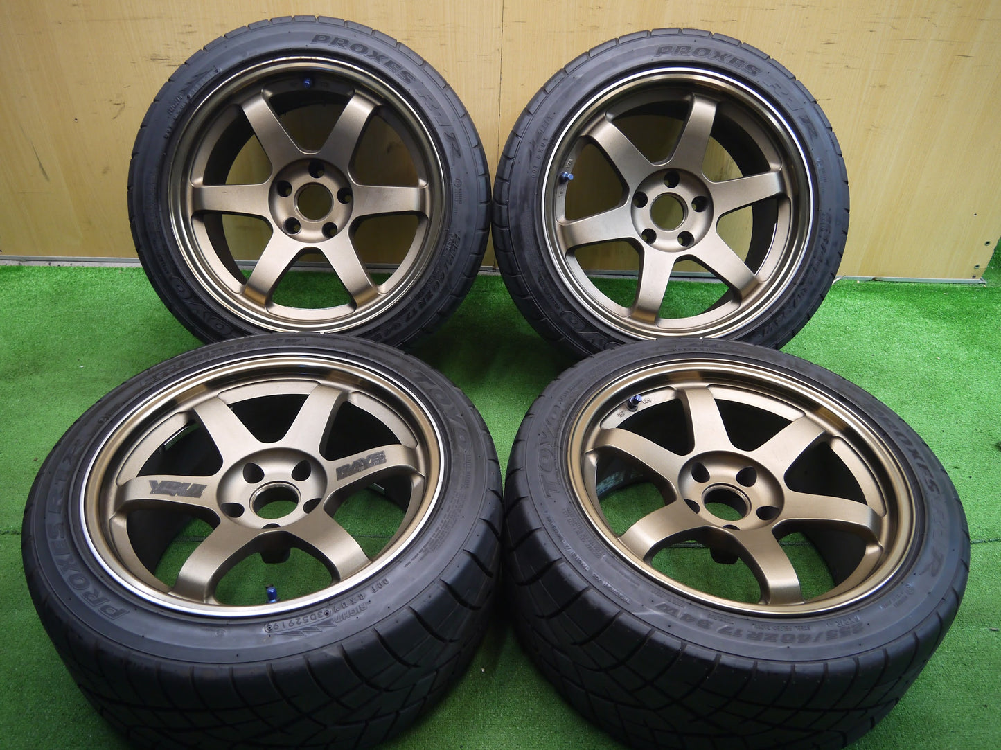 [送料無料]キレイ！19年★255/40R17 RAYS VR TE37 トーヨー プロクセス R1R レイズ ボルクレーシング 17インチ PCD114.3/5H★2091701クノ