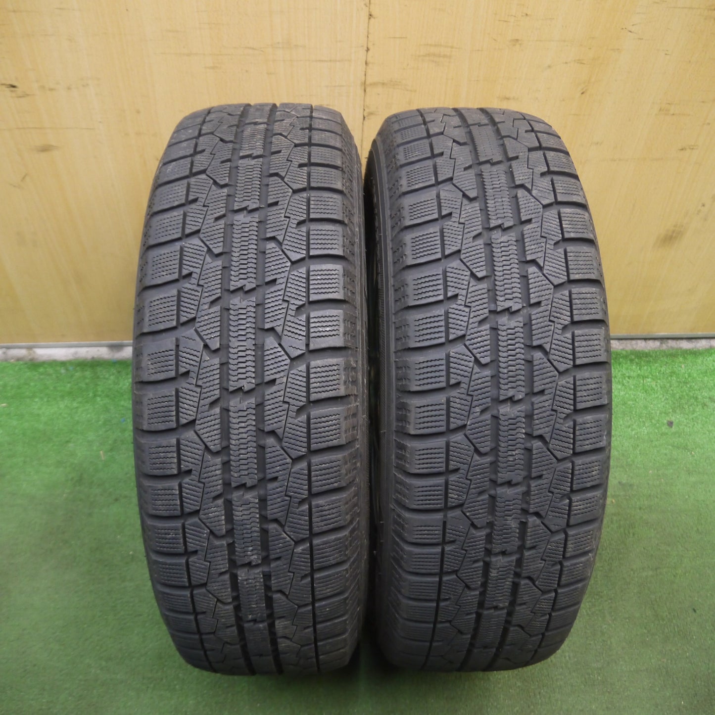 *送料無料* バリ溝！21年！キレイ！8.5分★スタッドレス 195/65R15 トーヨー オブザーブ ガリット GIZ VEILER 15インチ PCD114.3/5H★4022703Hス